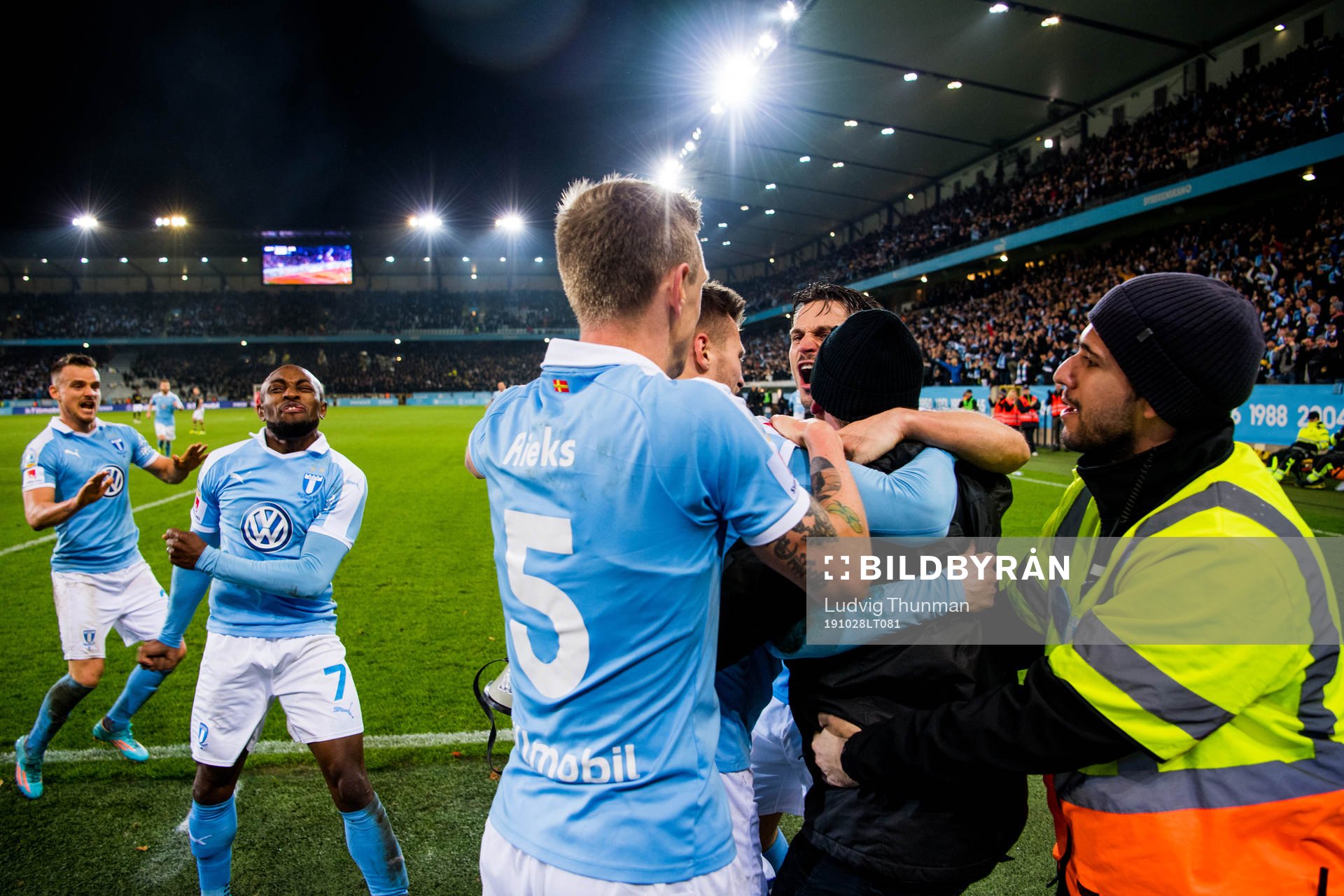 Malmö FFs Anders Christiansen kramas om