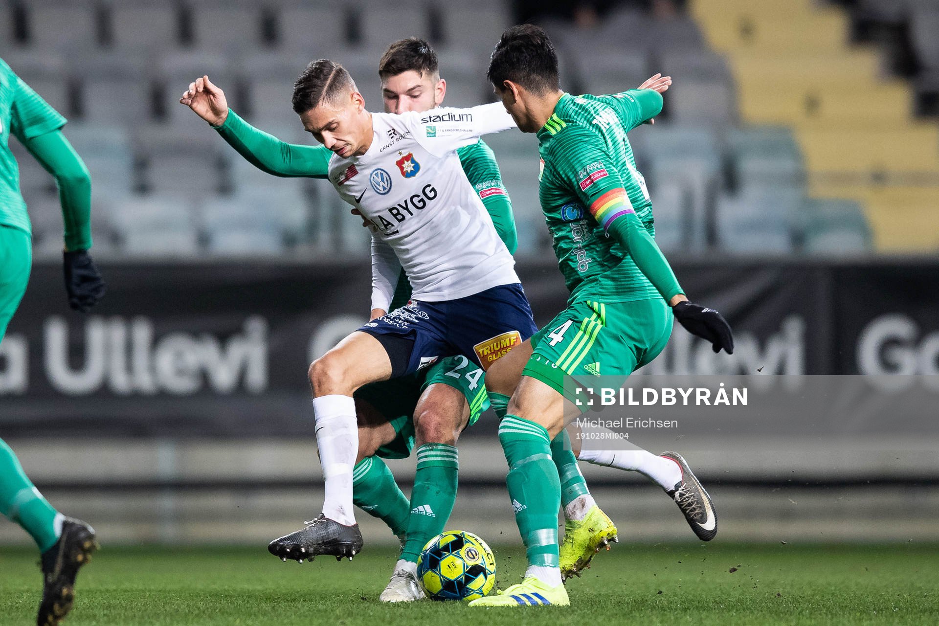 Örgrytes Fredrik Zanjanchi mot Dalkurds Besard Sabovic och