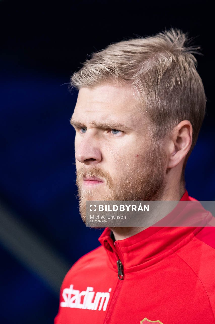 Örgrytes målvakt Fredrik Andersson innan fotbollsmatchen