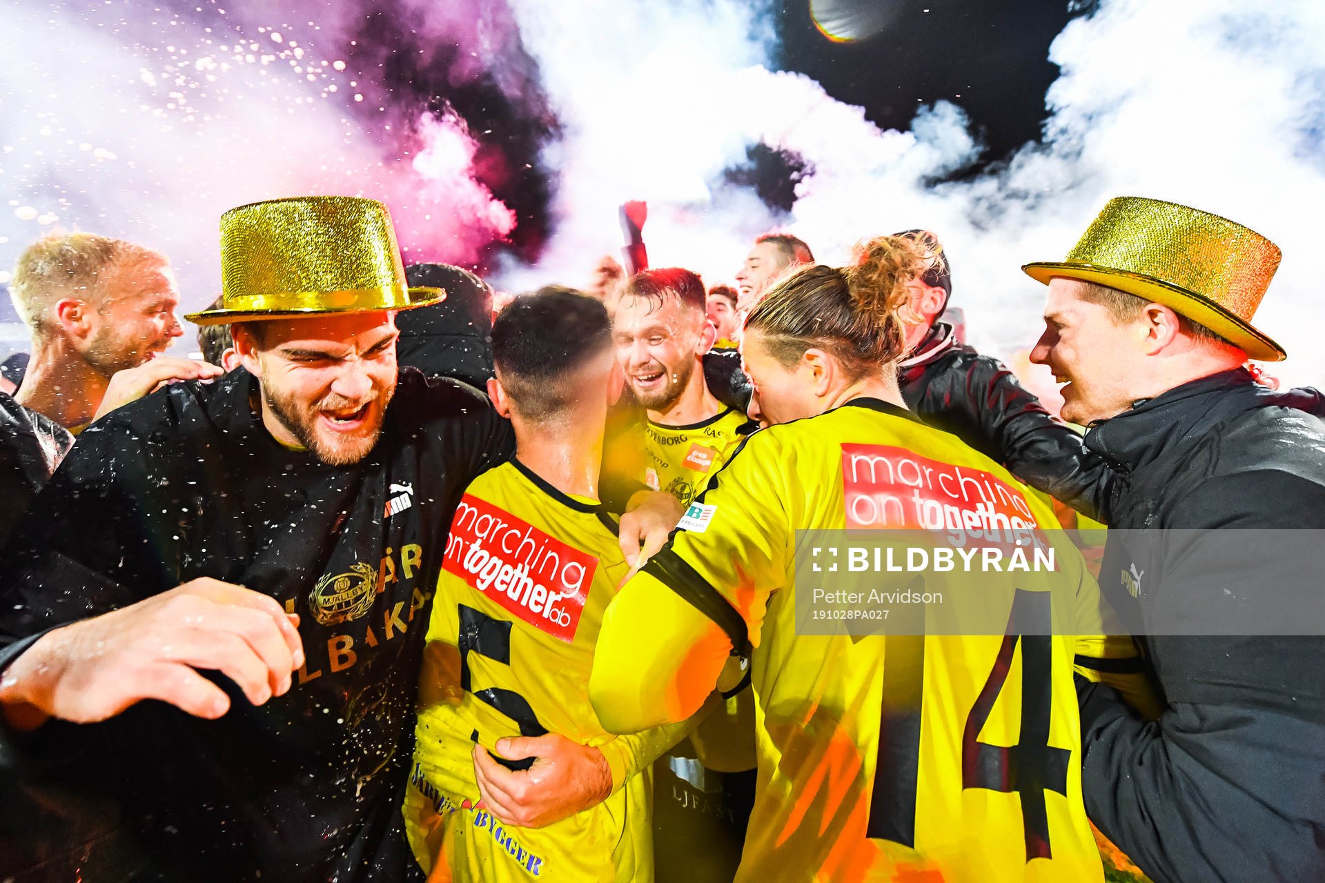 Mjällbys spelare jublar