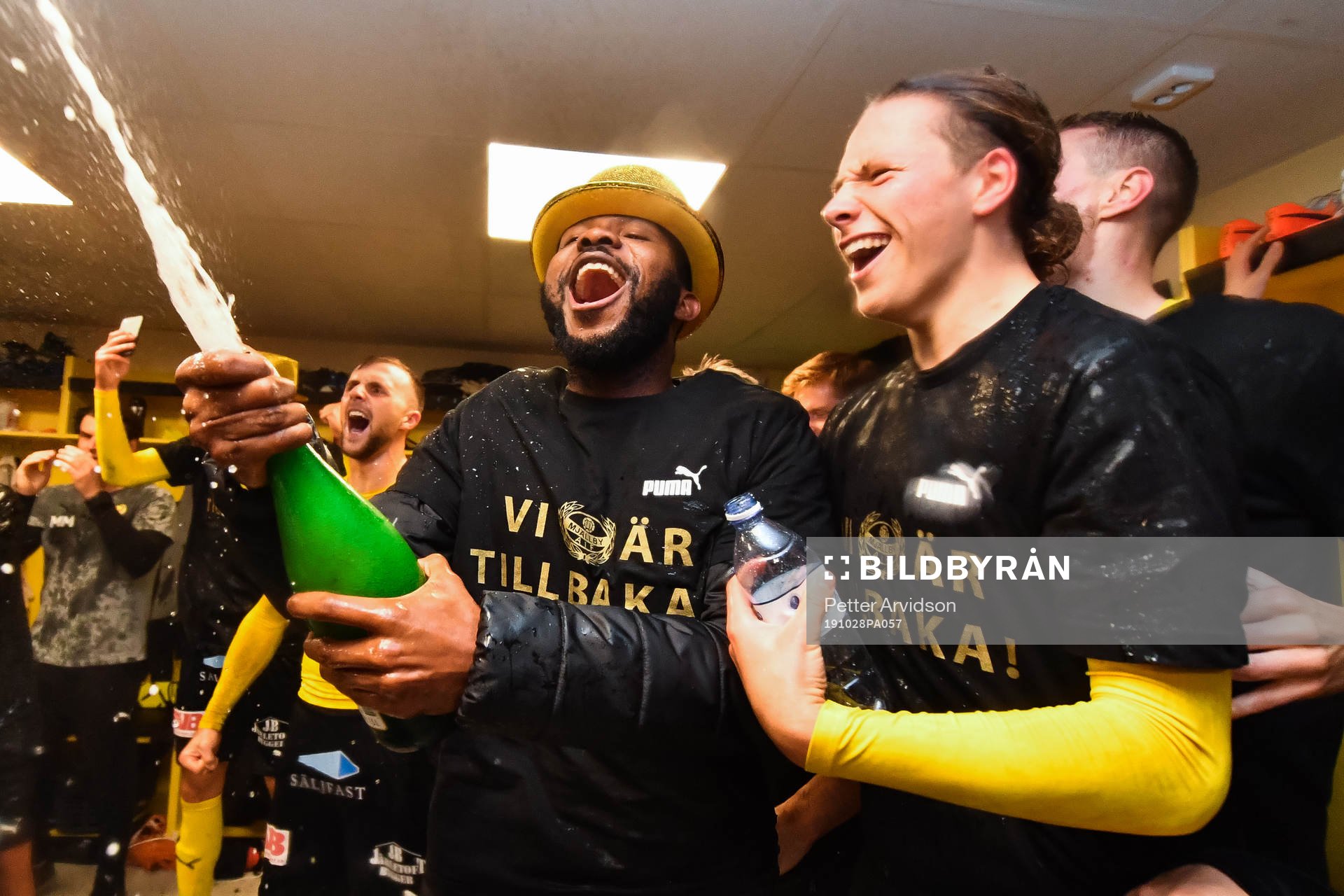 Mjällbys Michael Junior Omoh och Kevin Höög Jansson