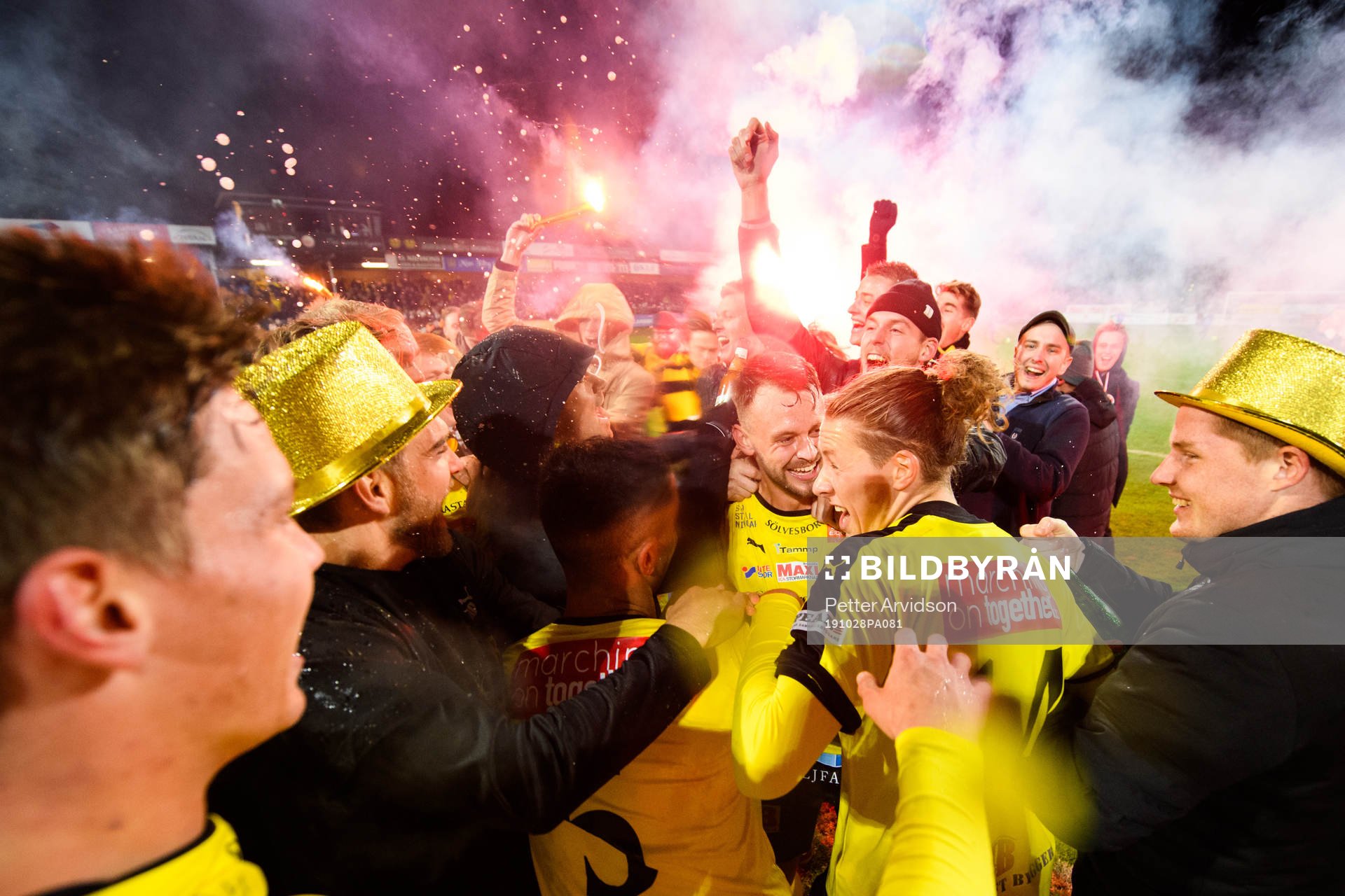 Mjällbys spelare jublar