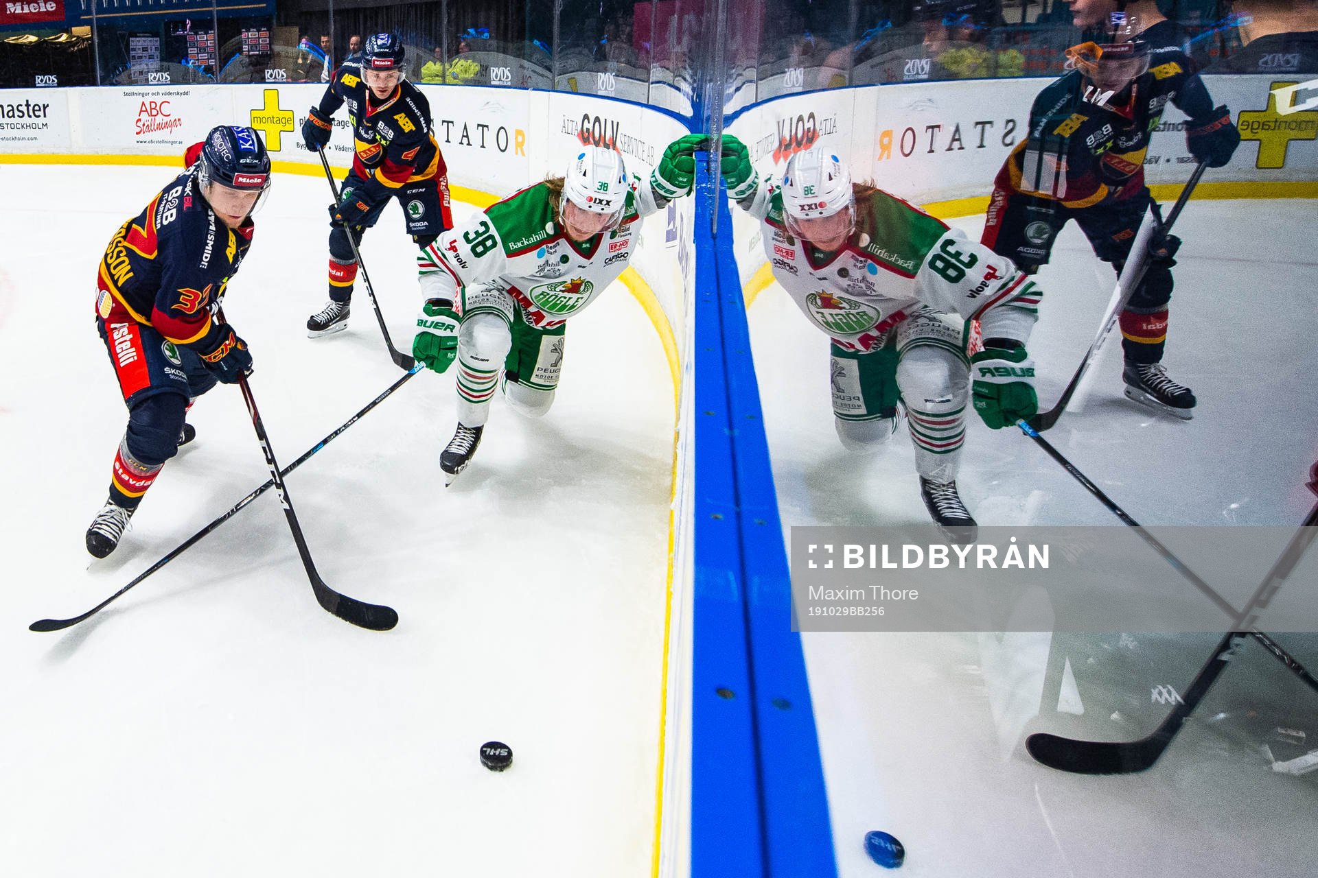 Djurgårdens Jesper Pettersson och Rögles Erik Andersson i