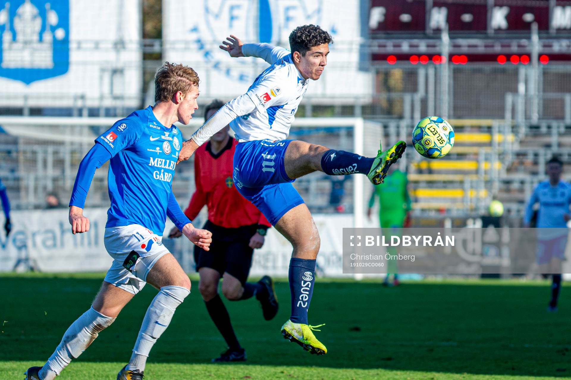 Norröpings Lucas Lima i luften tunder U21-finalen mellan