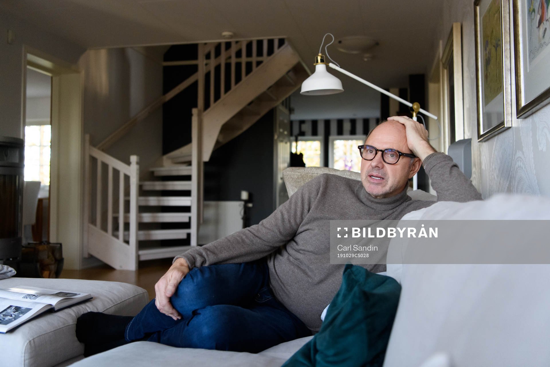 Thomas Ravelli blir intervjuad i sitt hem