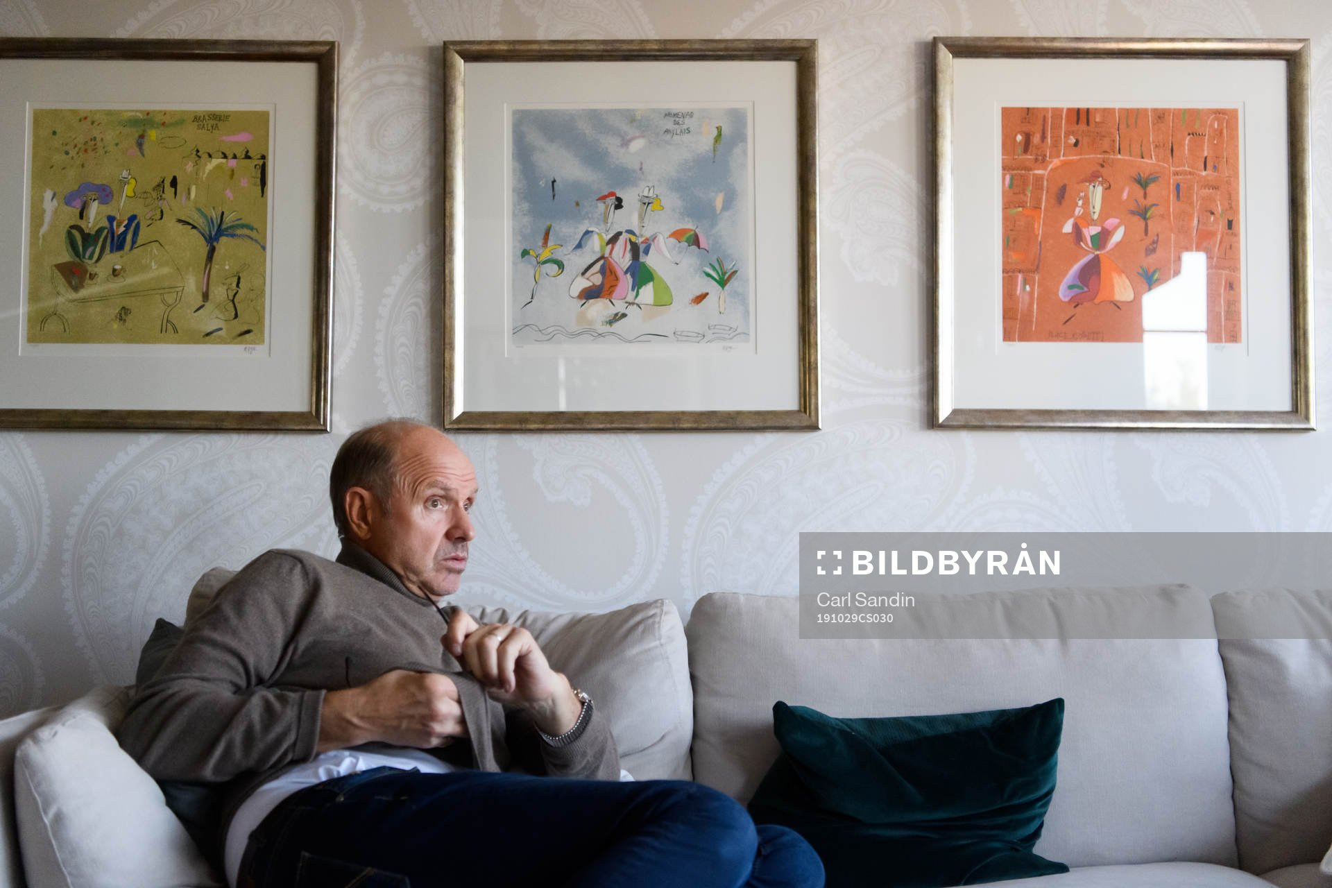 Thomas Ravelli blir intervjuad i sitt hem
