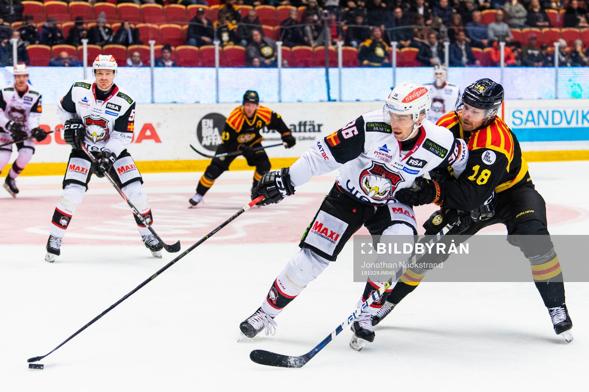 Malmö Redhawks Matias Myttynen och Brynäs Anton Rödin i