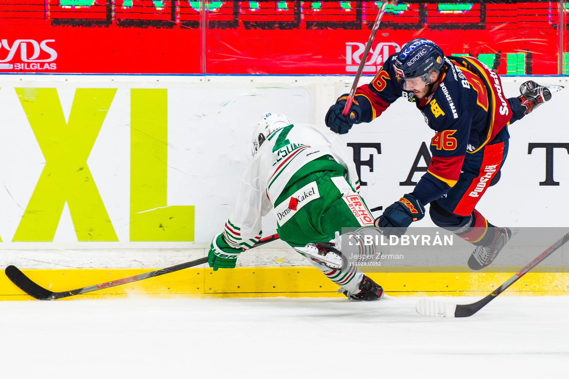 Rögles Erlend Lesund och Djurgårdens Albin Grewe i