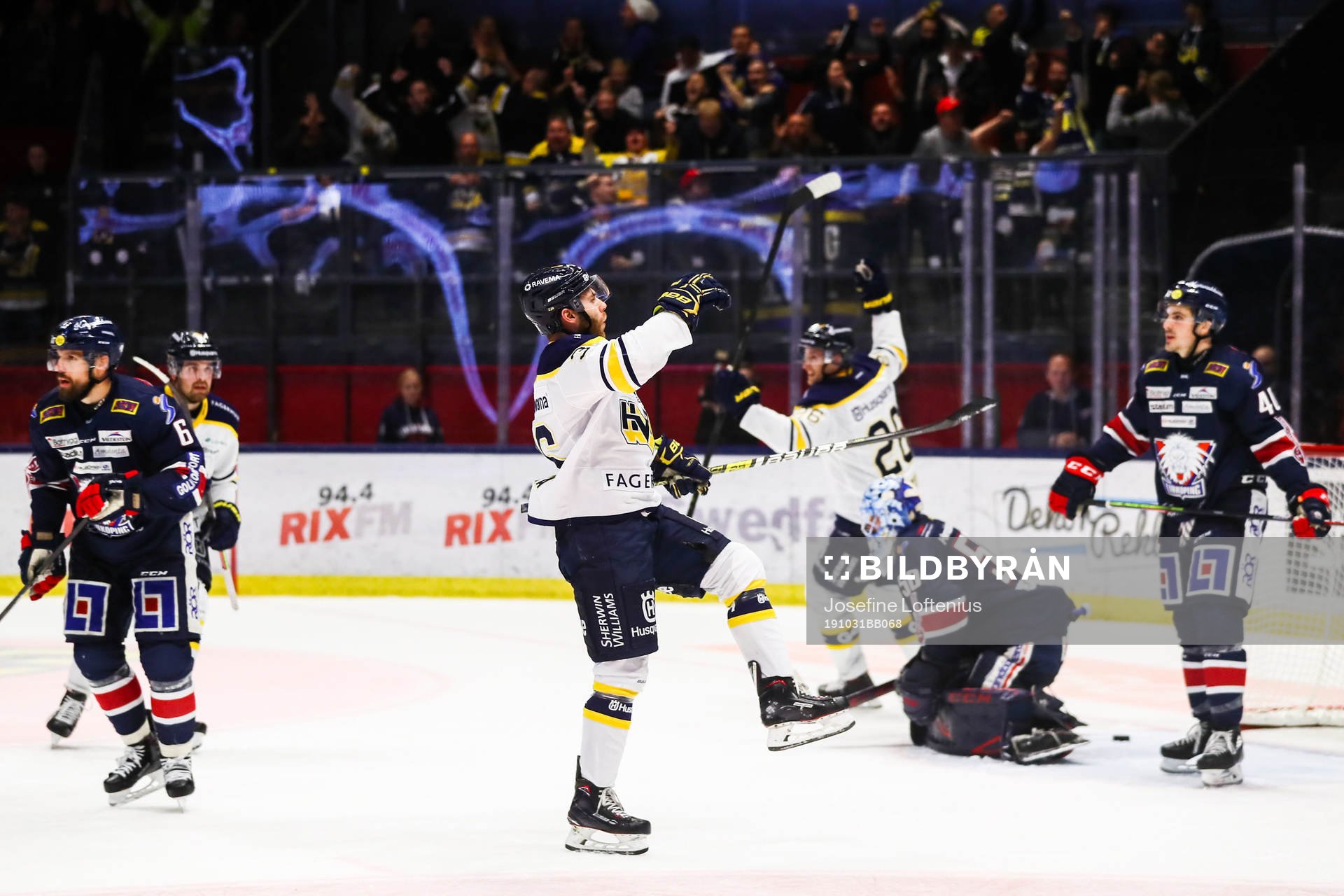 s Anthony Camara jublar