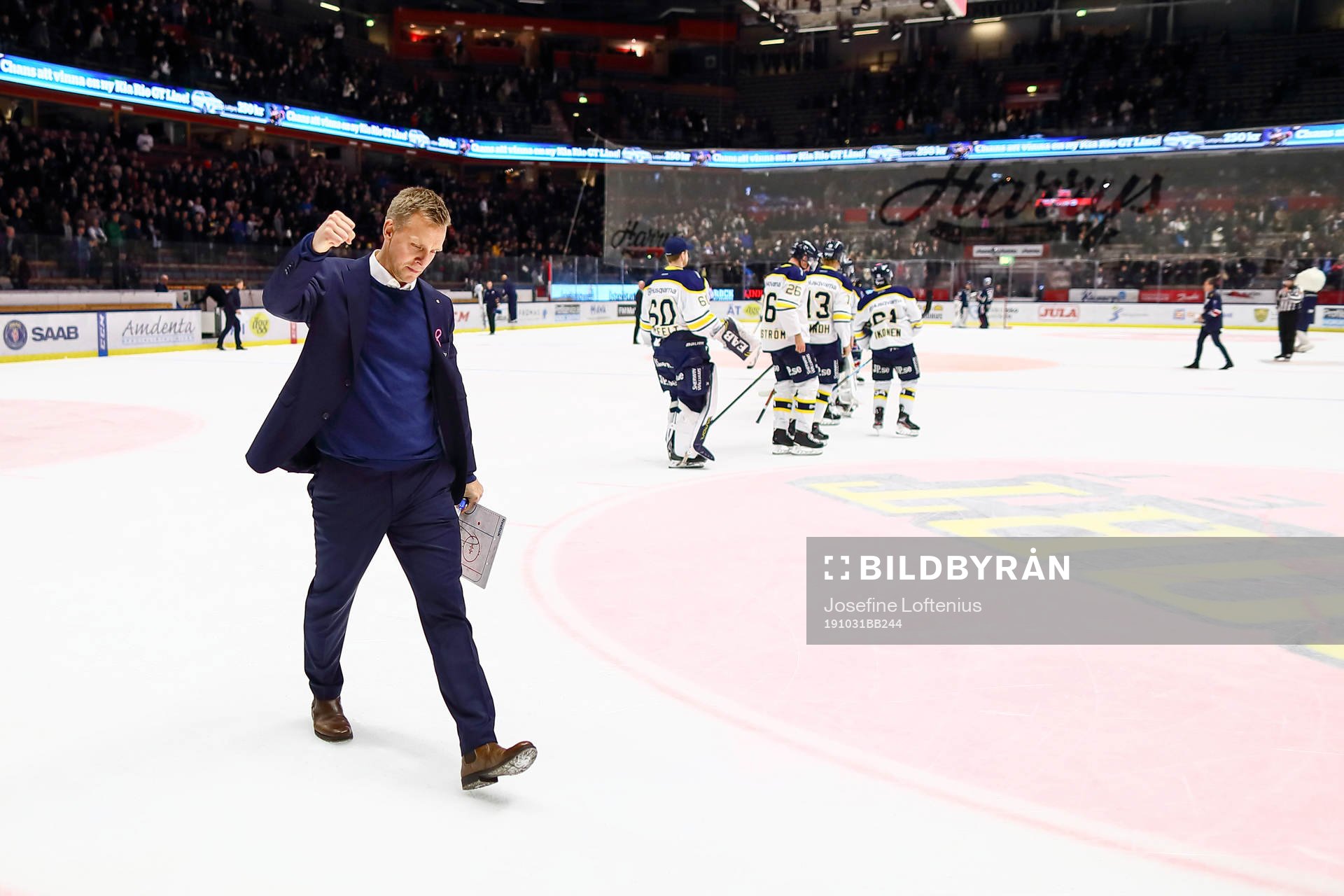 Linköpings tränare Bert Robertsson jublar