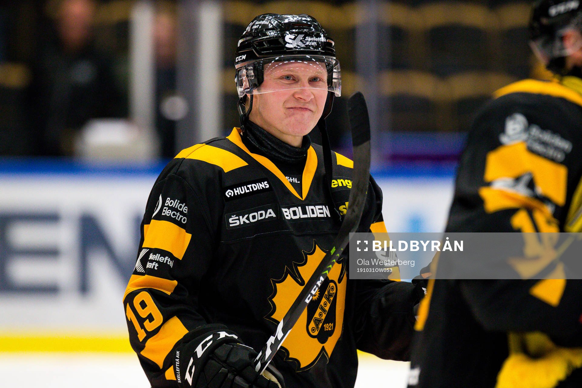 Skellefteås Tuomas Kiiskinen  jublar över vinsten i