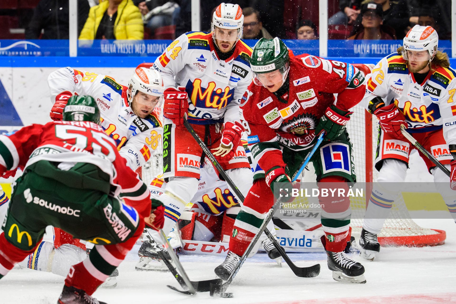 Frölundas Rhett Rakhshani oroar vid Malmö Redhawks Matias