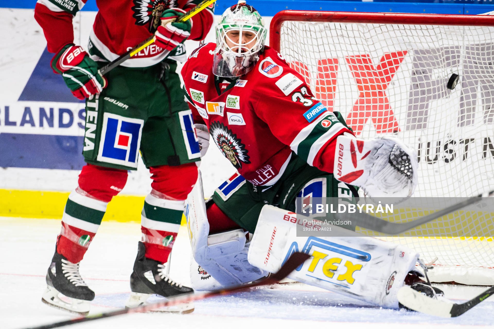 Frölundas målvakt Johan Mattsson släpper in 2-0 från