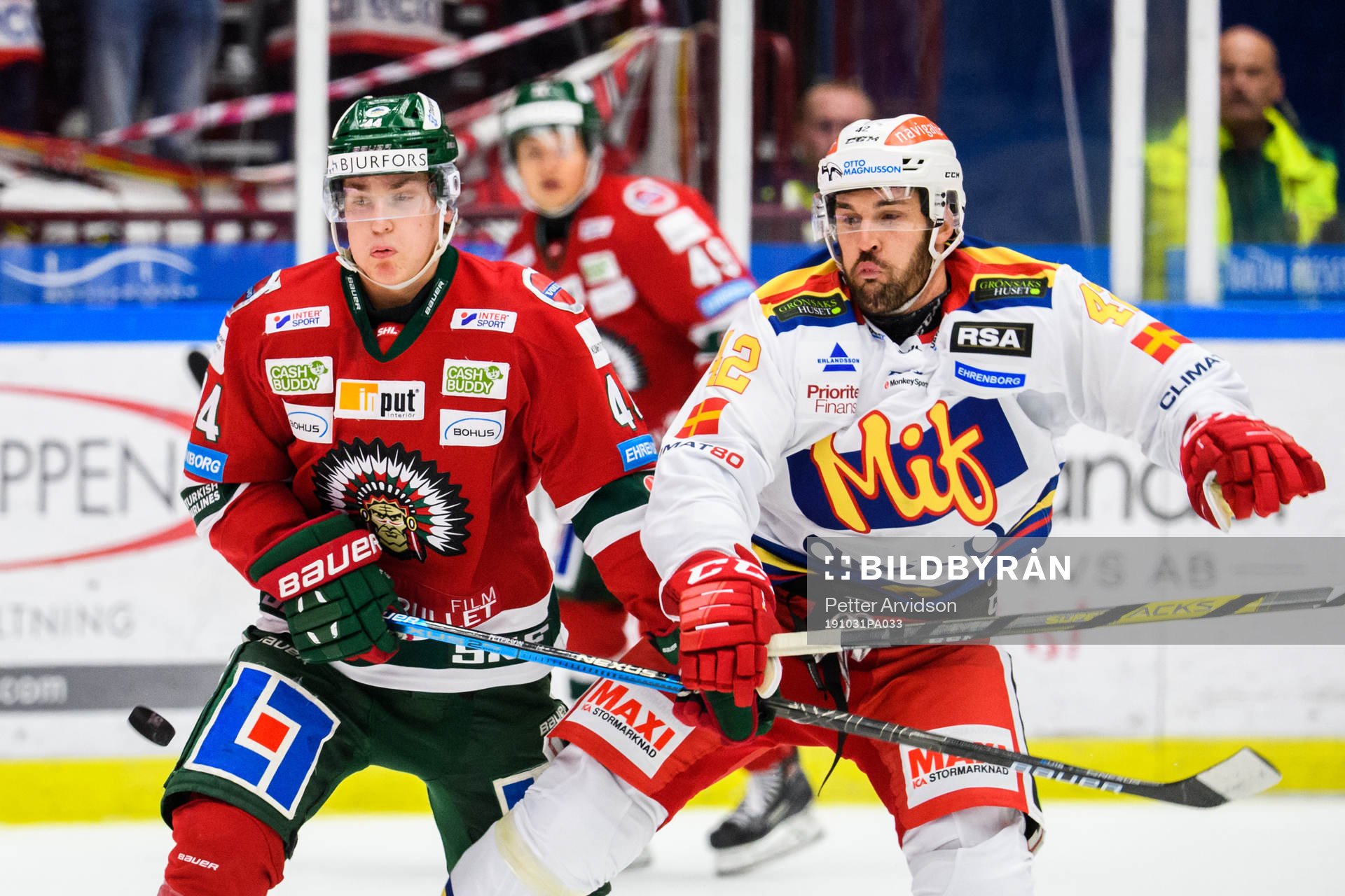 Frölundas Jacob Peterson och Malmö Redhawks Niklas Arell
