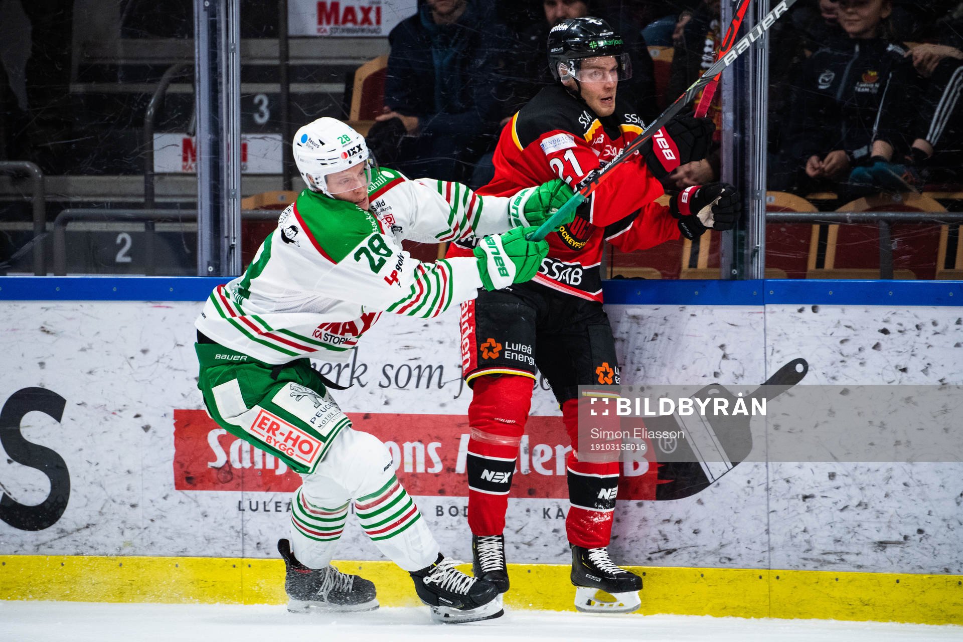 Rögles Anton Bengtsson och Luleås Juhani Tyrväinen