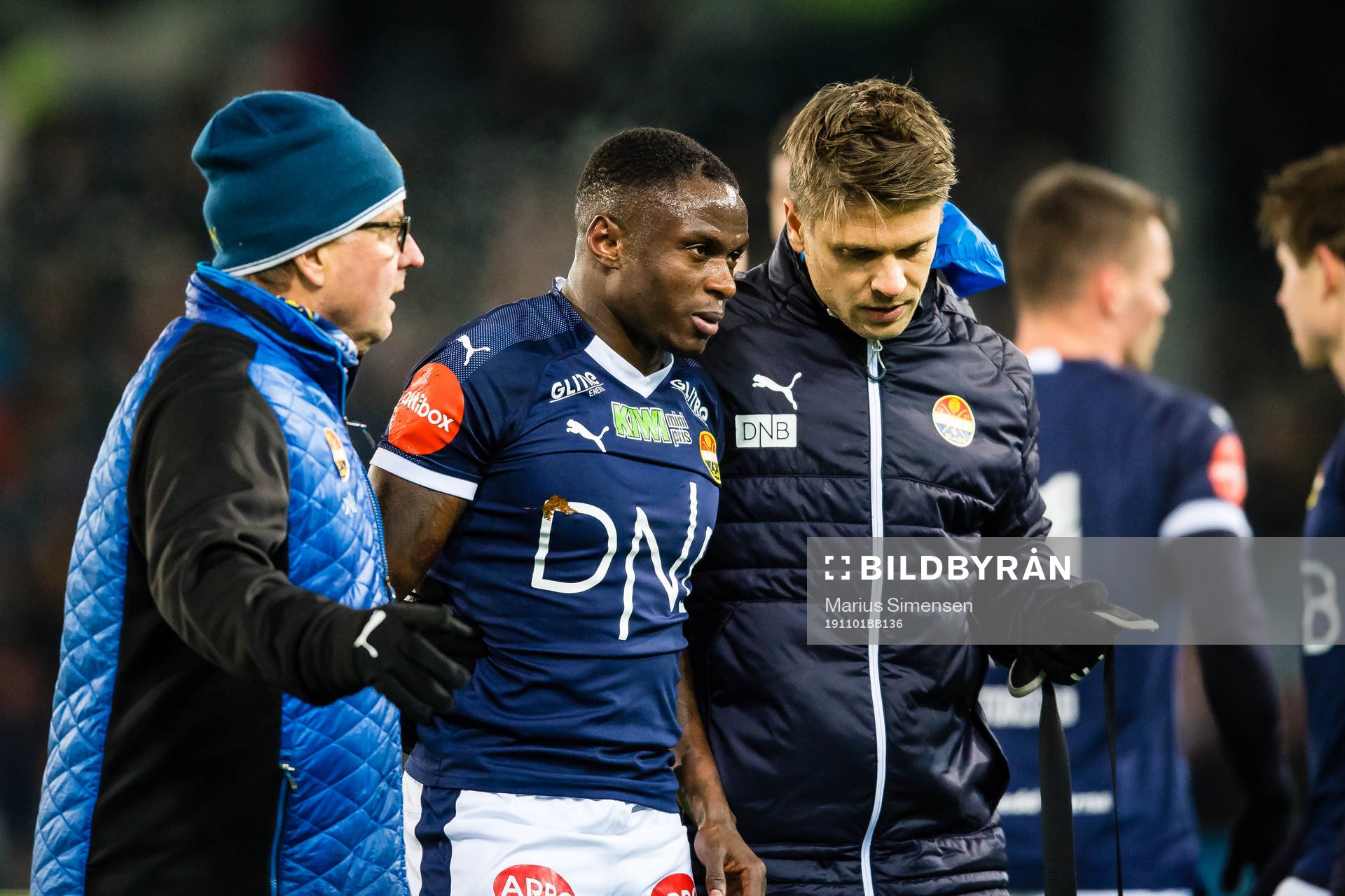 Muhamed Maudo Keita of Strømsgodset leaves the pitch with an injury during the Eliteserien match between Strømsgodset and Rosenborg on November 1, 2019 in Drammen.