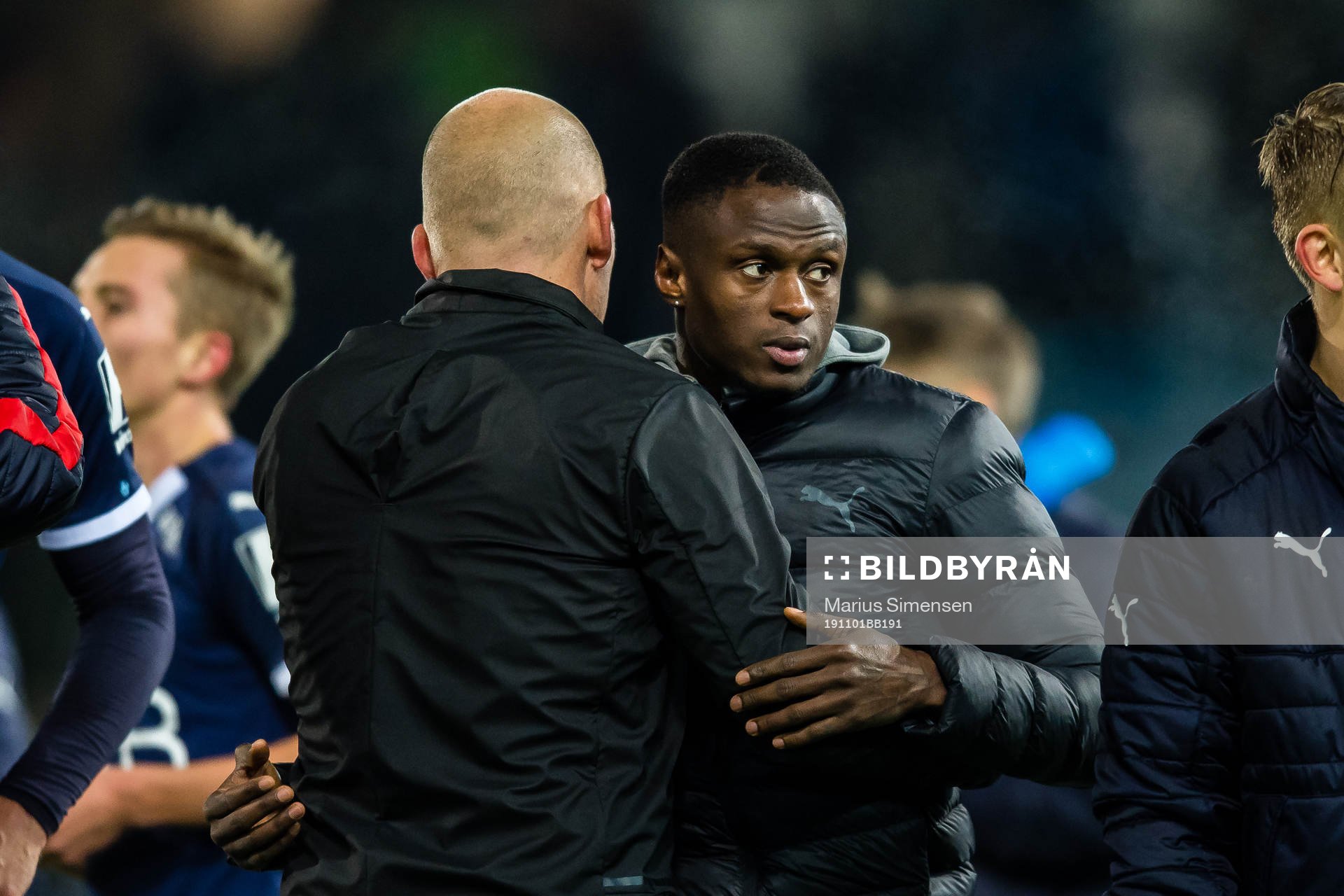 Henrik Pedersen, head coach of Strømsgodset, and Muhamed Maudo Keita of Strømsgodset after the Eliteserien match between Strømsgodset and Rosenborg on November 1, 2019 in Drammen.