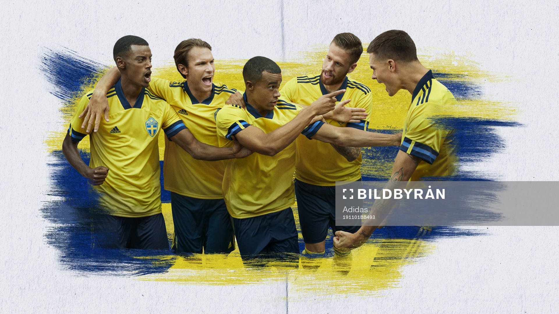 På denna handout-bild från Adidas ses Alexander Isak, Albin Ekdal, Robin Quaison, Pontus Jansson och Mikael Lustig i svenska fotbollslandslagets nya tröja den 1 November 2019 i Stockholm.