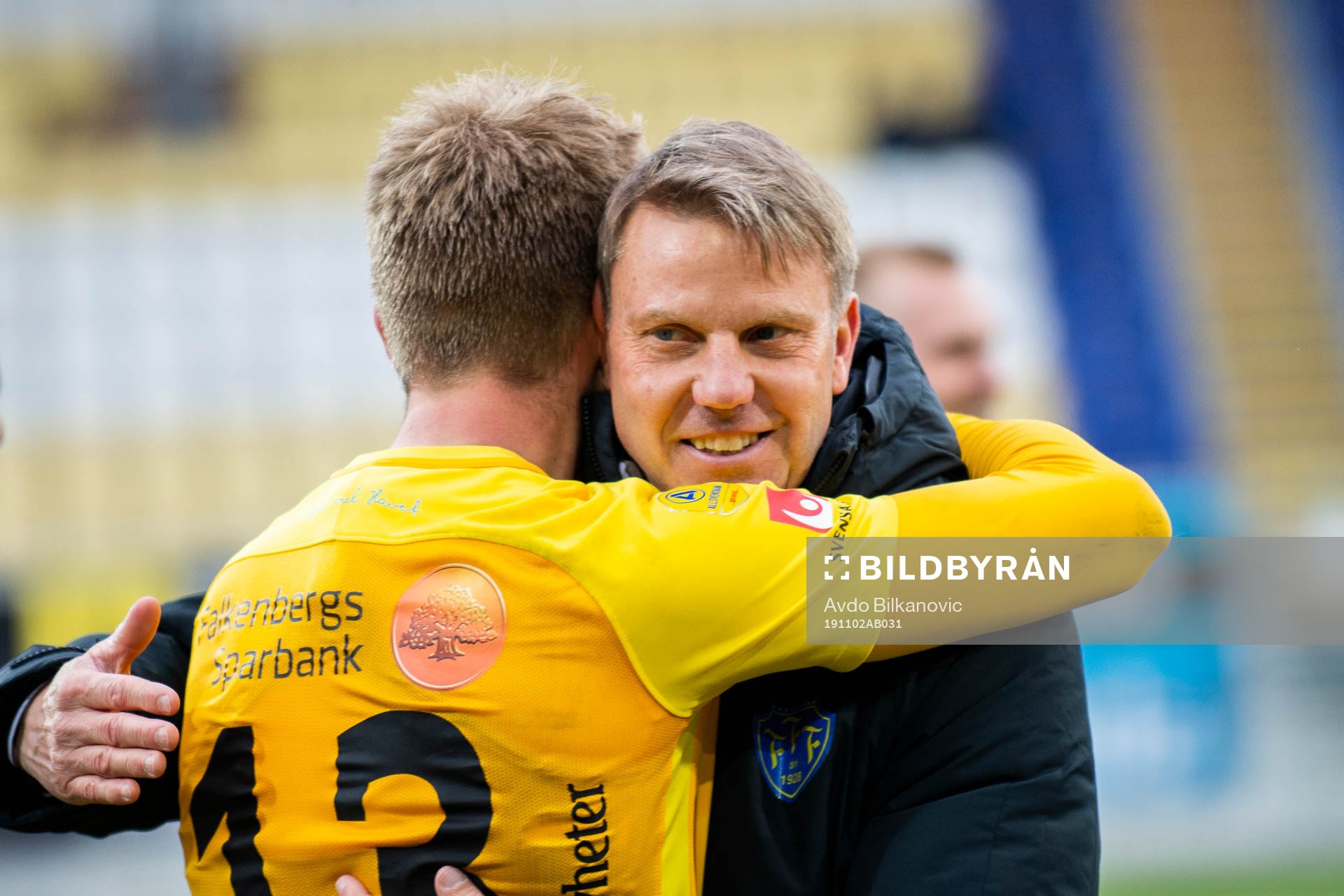 Falkenbergs tränare Hasse Eklund och Marcus Mathisen jublar