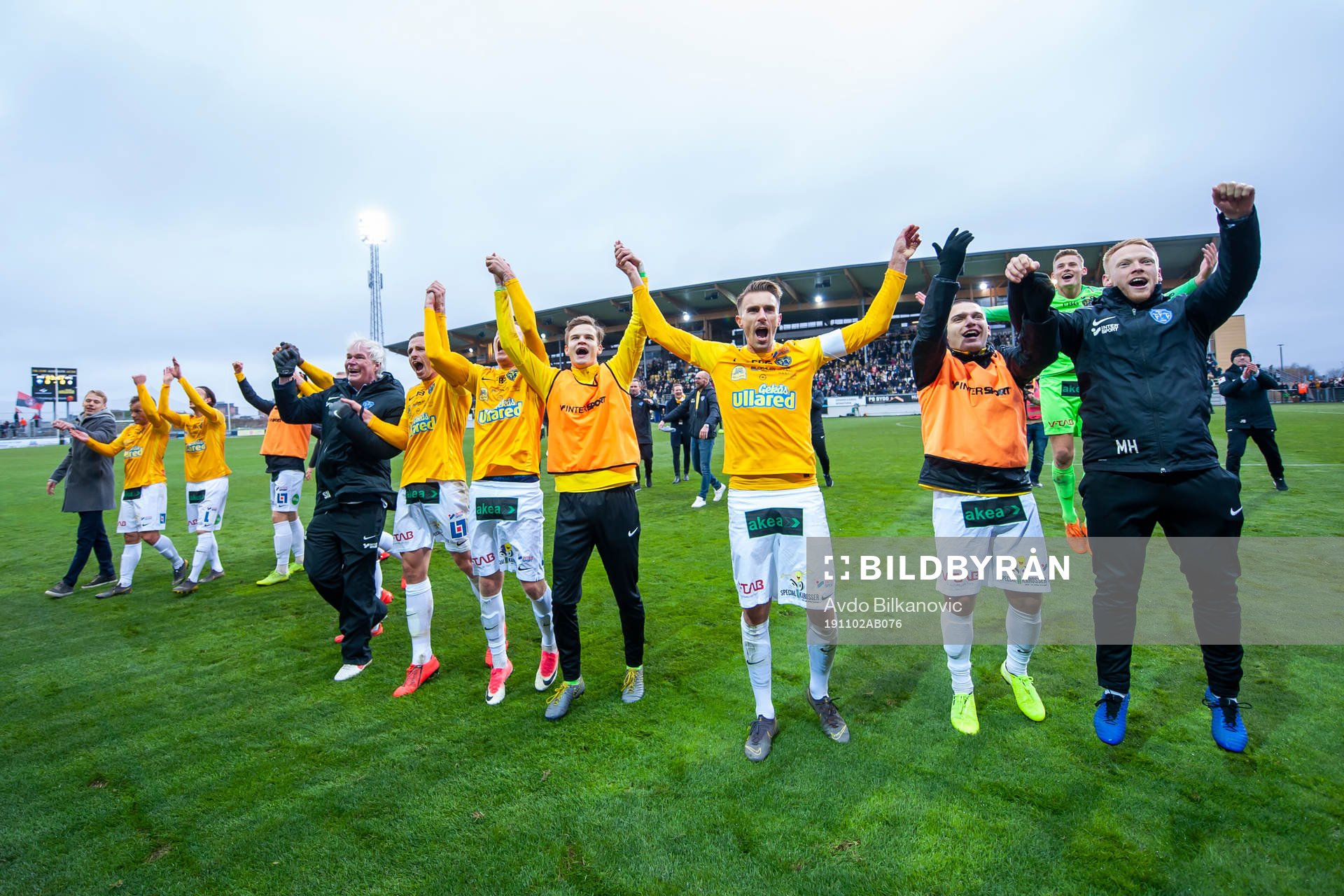 Falkenbergs spelare jublar