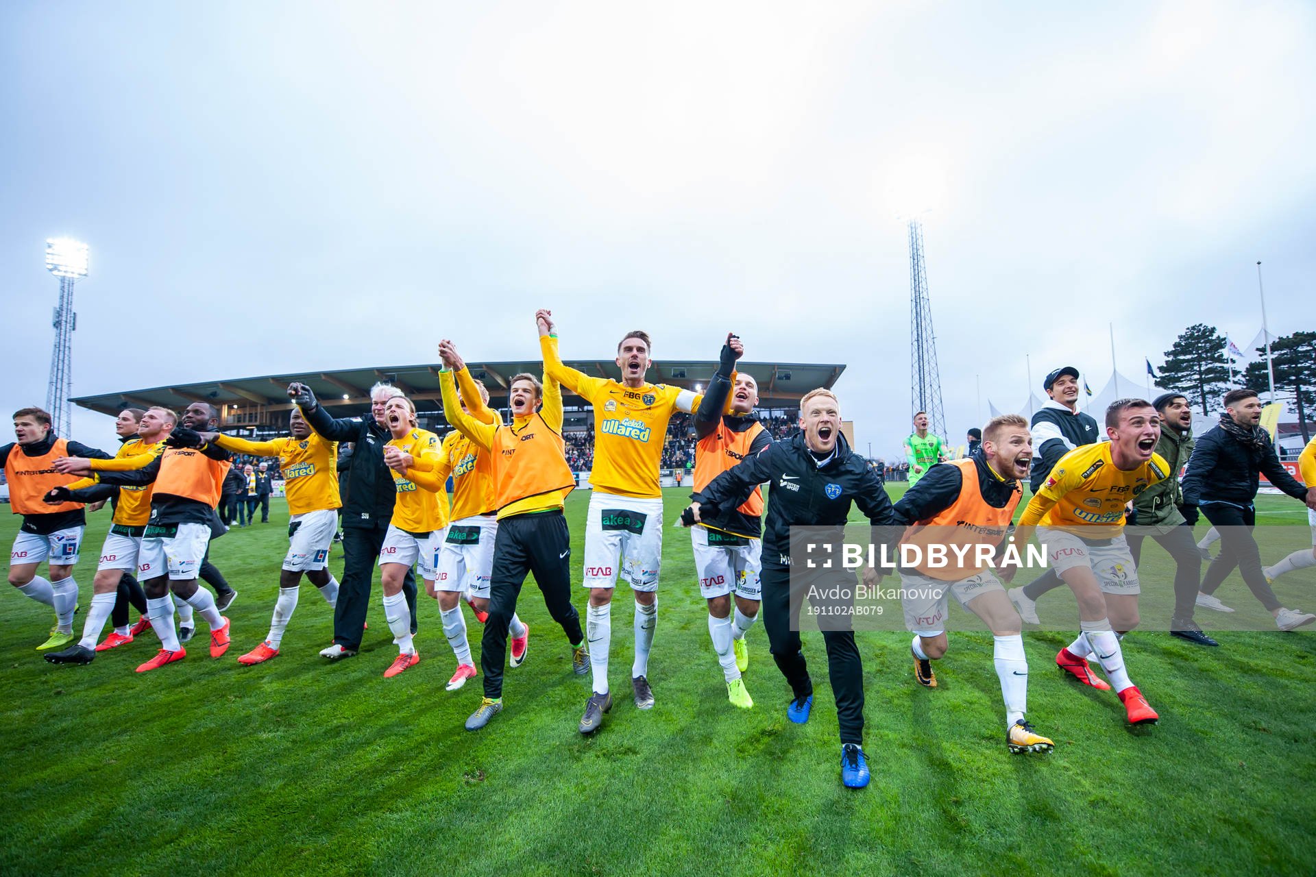 Falkenbergs spelare jublar
