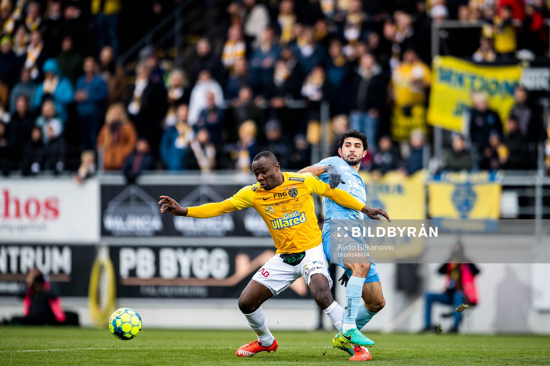 Falkenbergs Nsima Peter och AFC Eskilstunas Anel Rashkaj