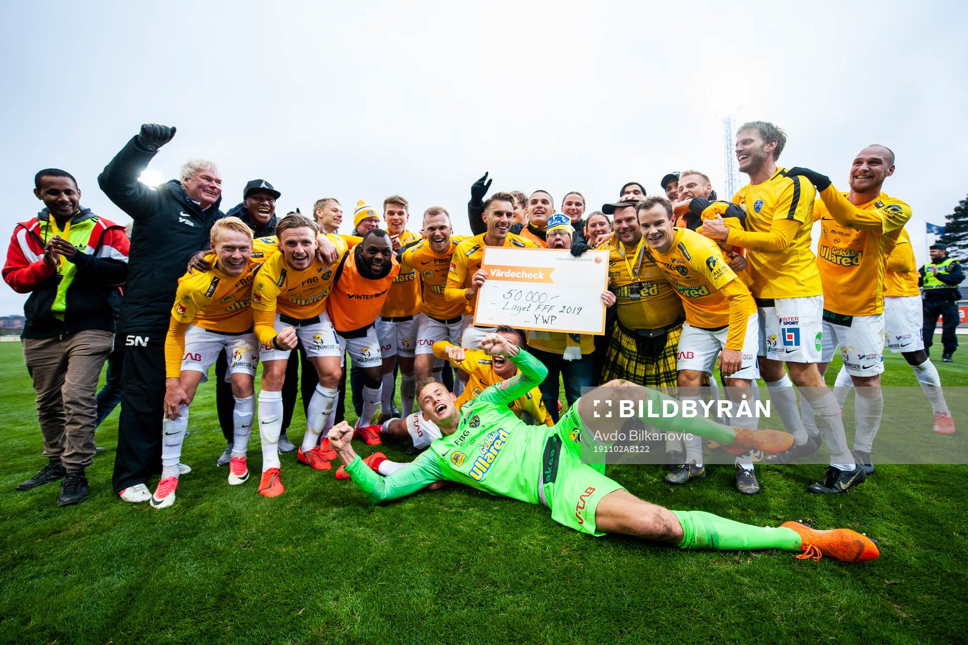 Falkenbergs spelare jublar