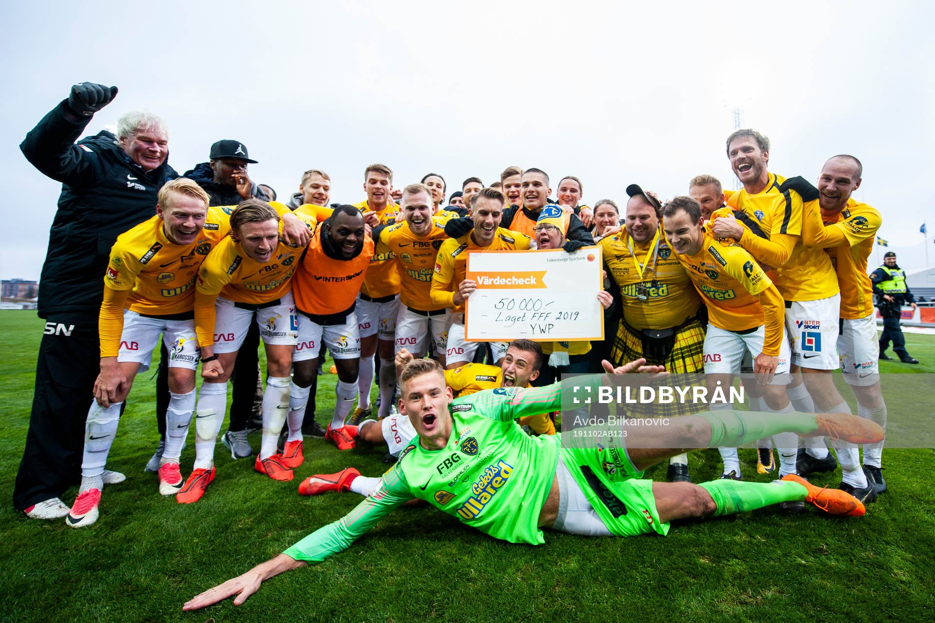 Falkenbergs spelare jublar