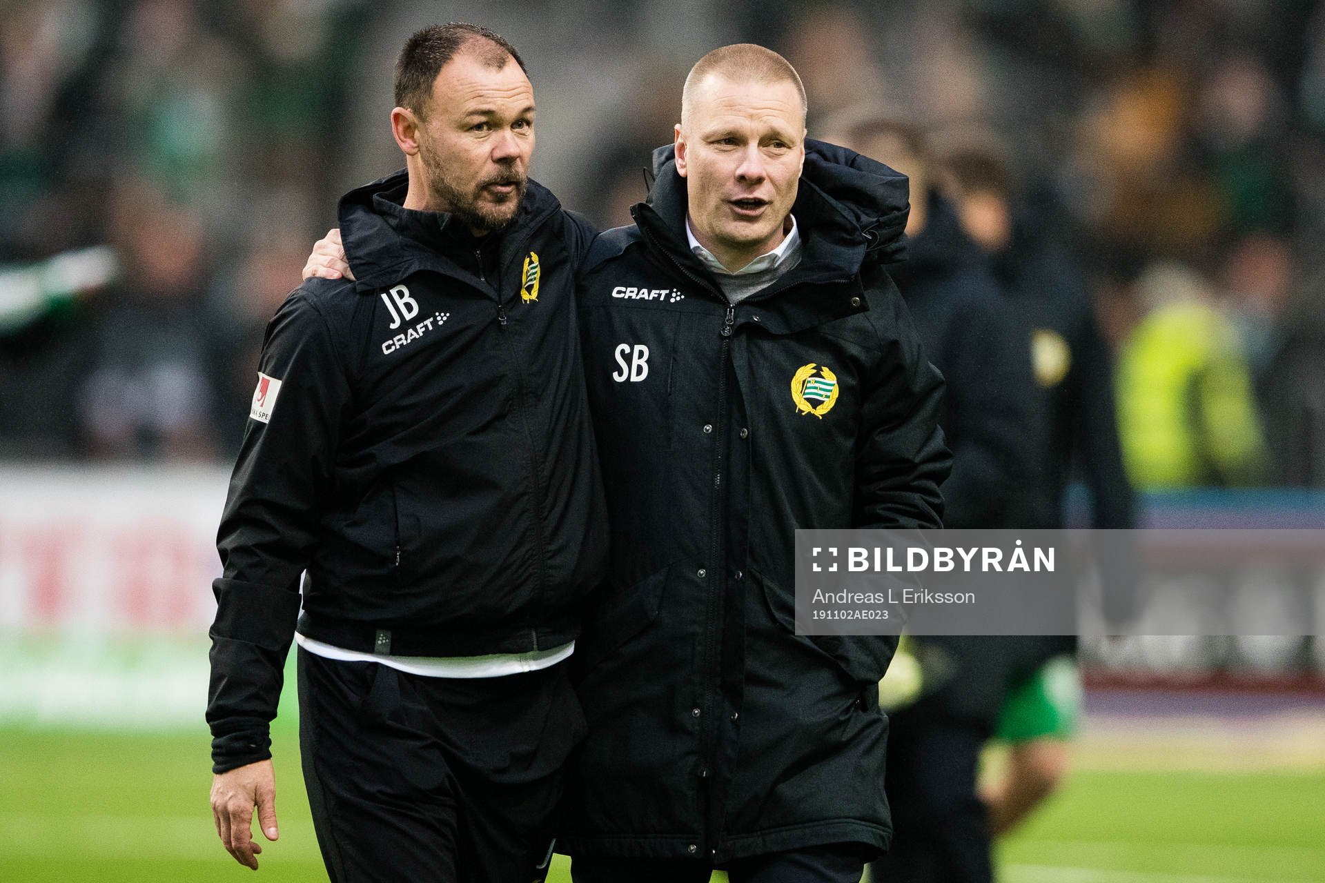 Hammarbys assisterande tränare Joachim Björklund och tränare Stefan Billborn efter fotbollsmatchen i Allsvenskan mellan Hammarby och Häcken den 2 november 2019 i Stockholm.