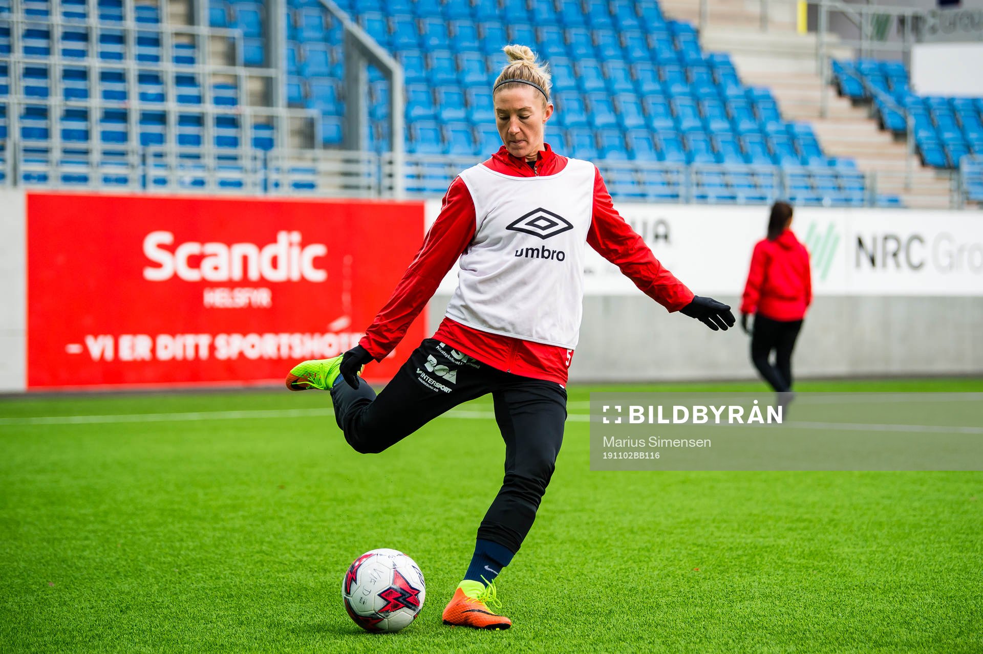 Robyn Elizabeth Decker of Avaldsnes