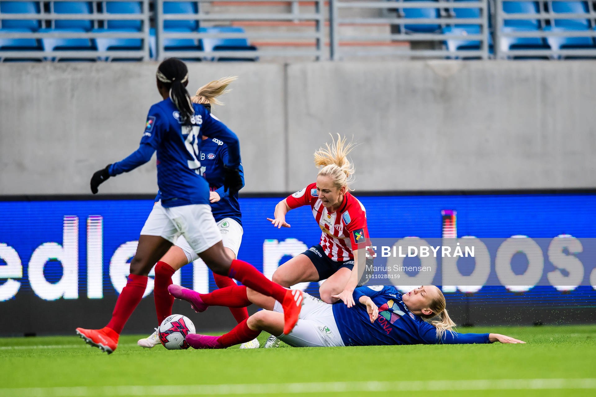 Hanna Dahl of Avaldsnes and  Victoria Ludvigsen of