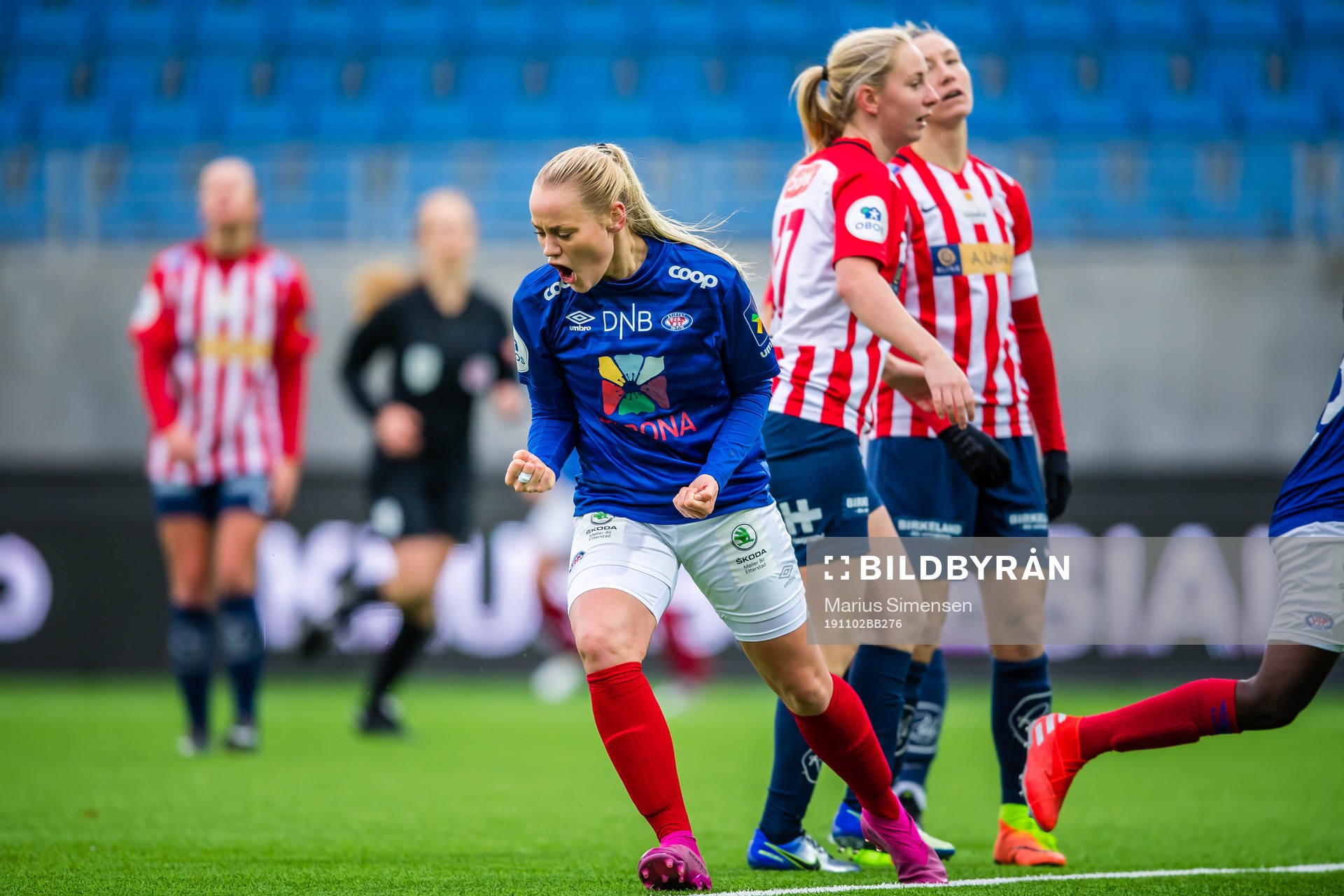Victoria Ludvigsen of Vålerenga celebrates