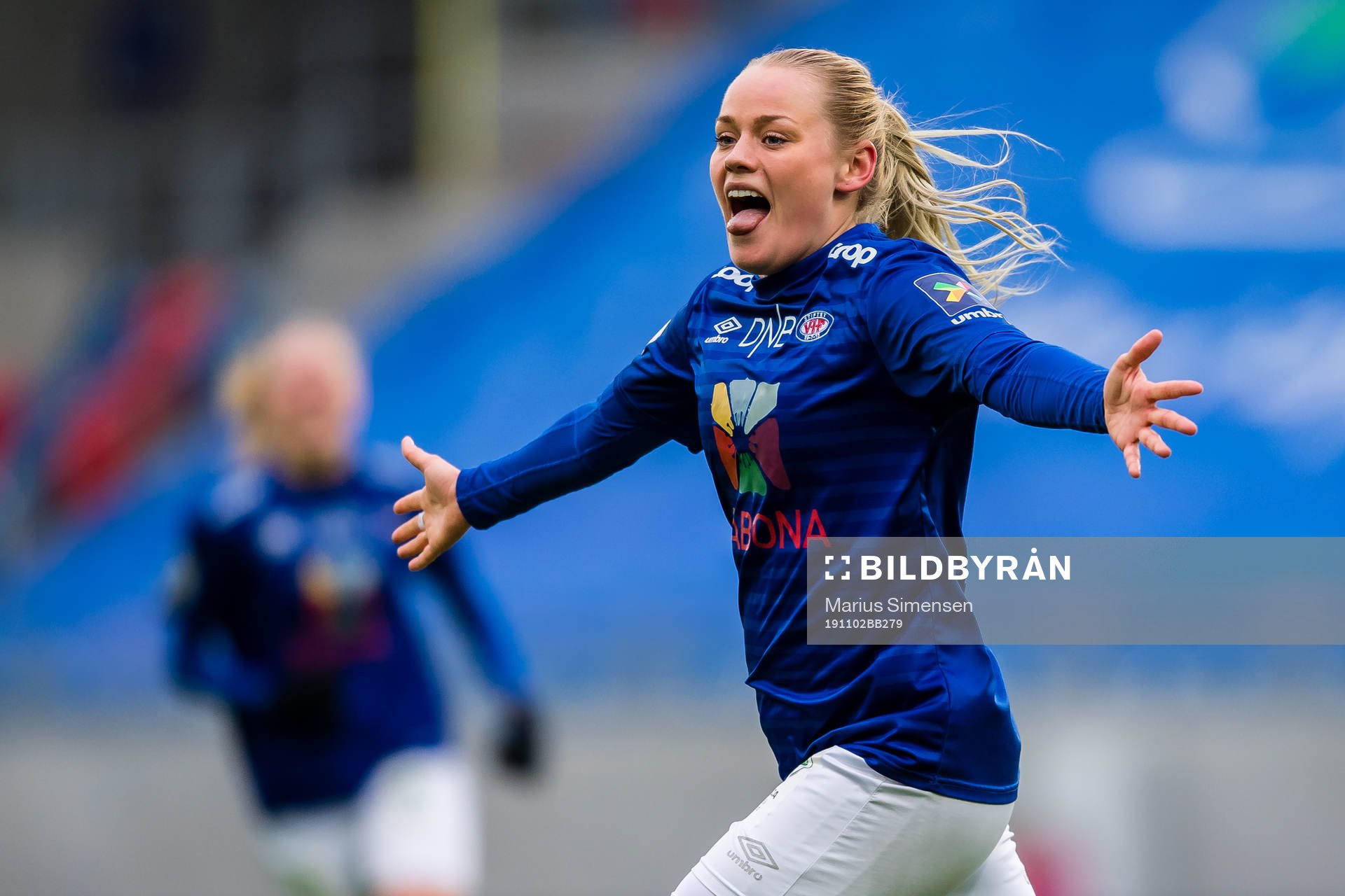 Victoria Ludvigsen of Vålerenga celebrates