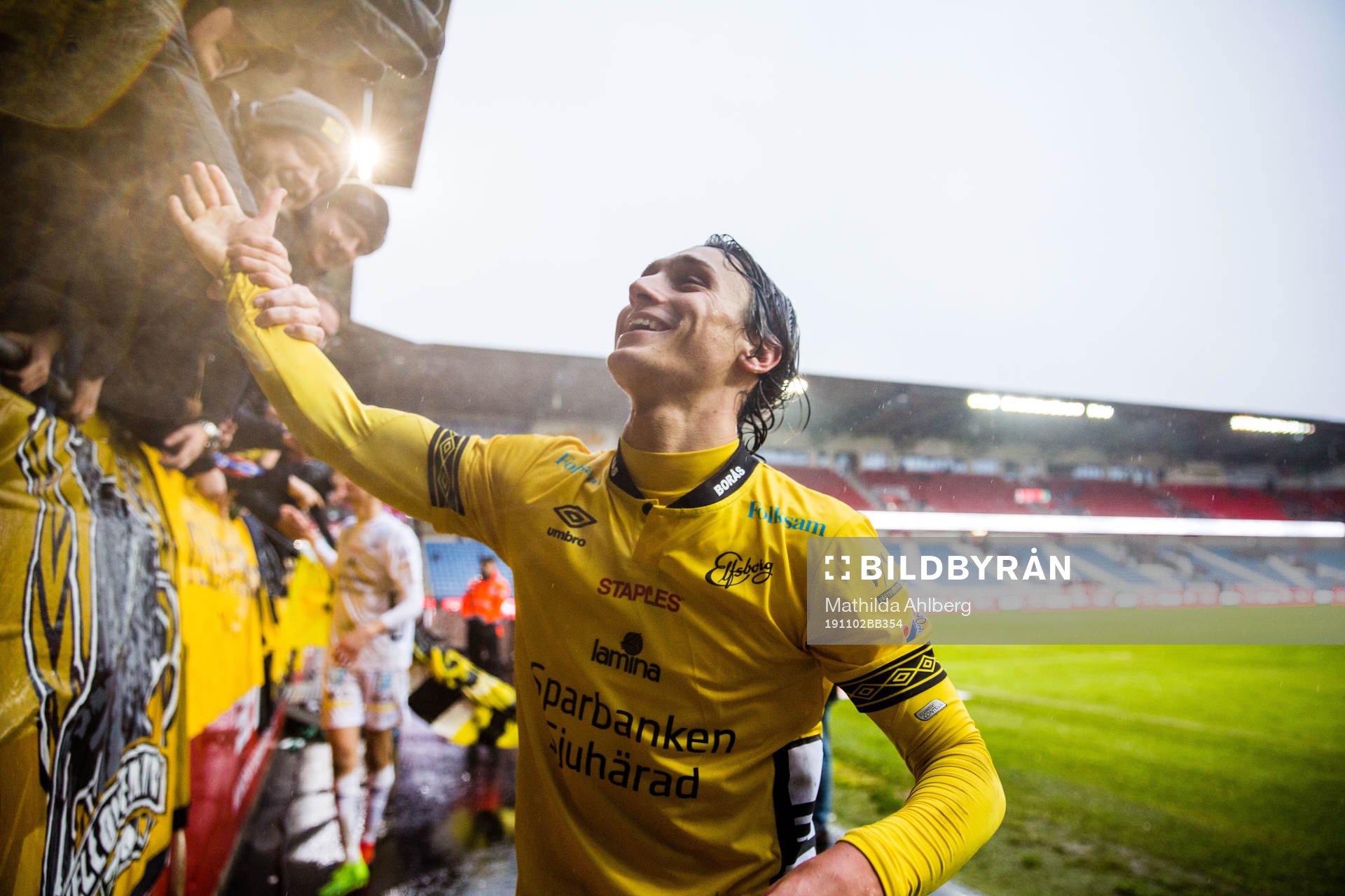 Elfsborgs Jonathan Levi jublar med publiken