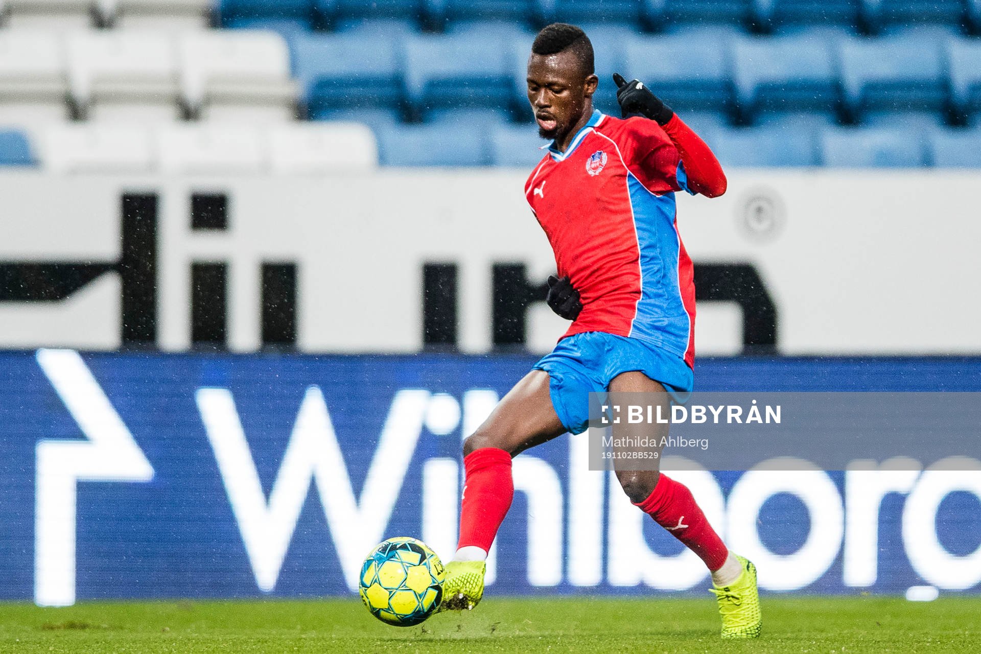  Helsingborgs Ibrahim Bance under fotbollsmatchen i Allsvenskan mellan Helsingborg och Elfsborg den 2 november 2019 i Helsingborg . 