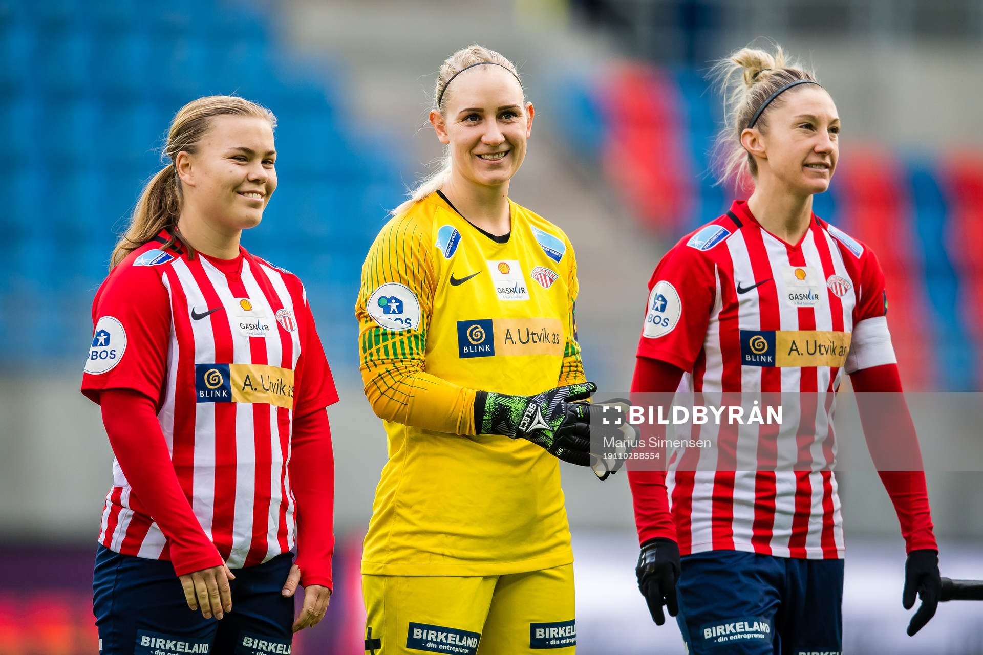 Olaug Tvedten, goalkeeper Louise Alexandra Högrell and