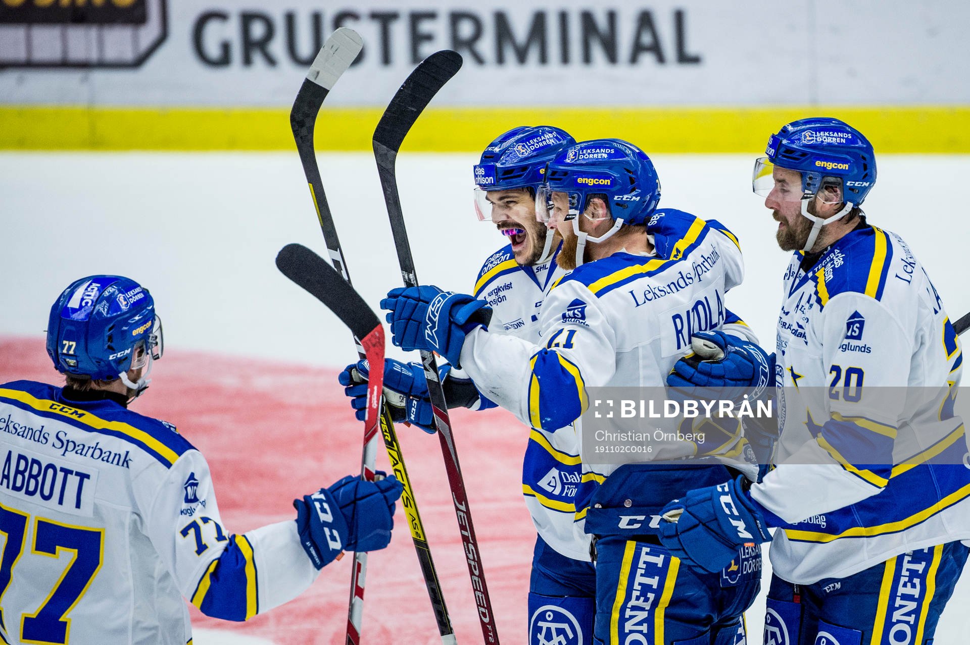 Leksands Thomas Valkvae Olsen jublar med lagkamraterna