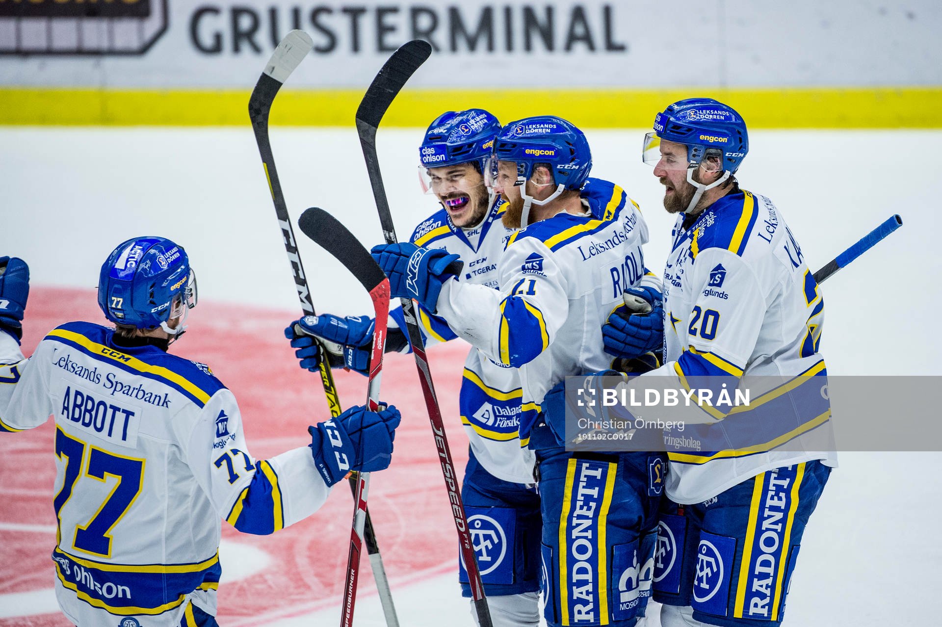 Leksands Thomas Valkvae Olsen jublar med lagkamraterna