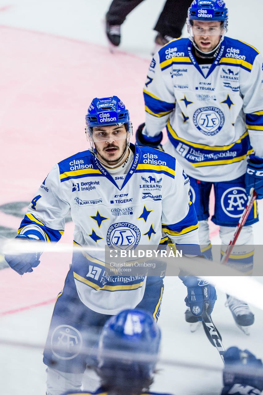 Leksands Thomas Valkvae Olsen jublar med lagkamraterna