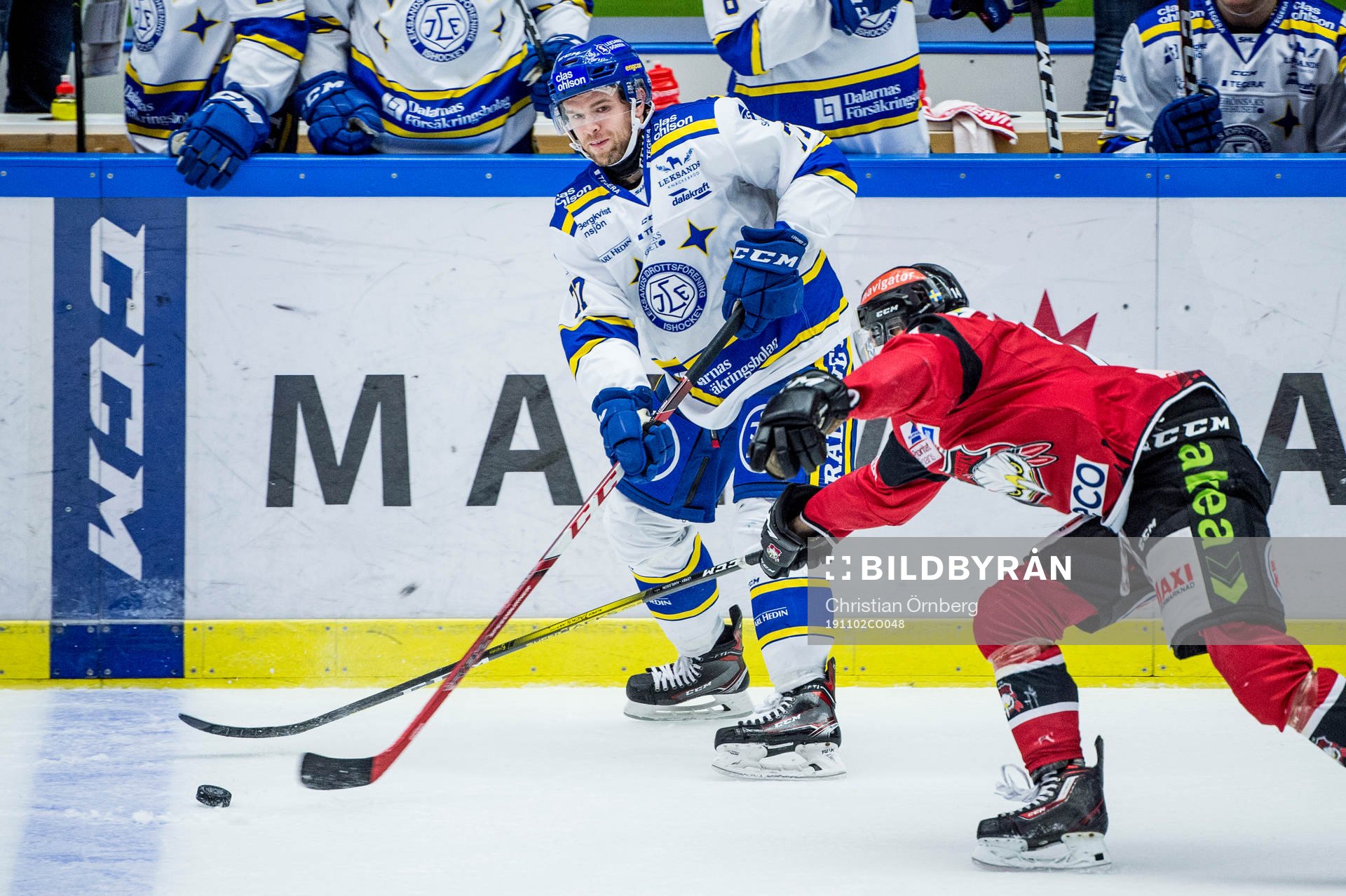 Leksands Spencer Abbott mot Malmö Redhawks Carl-Johan Lerby