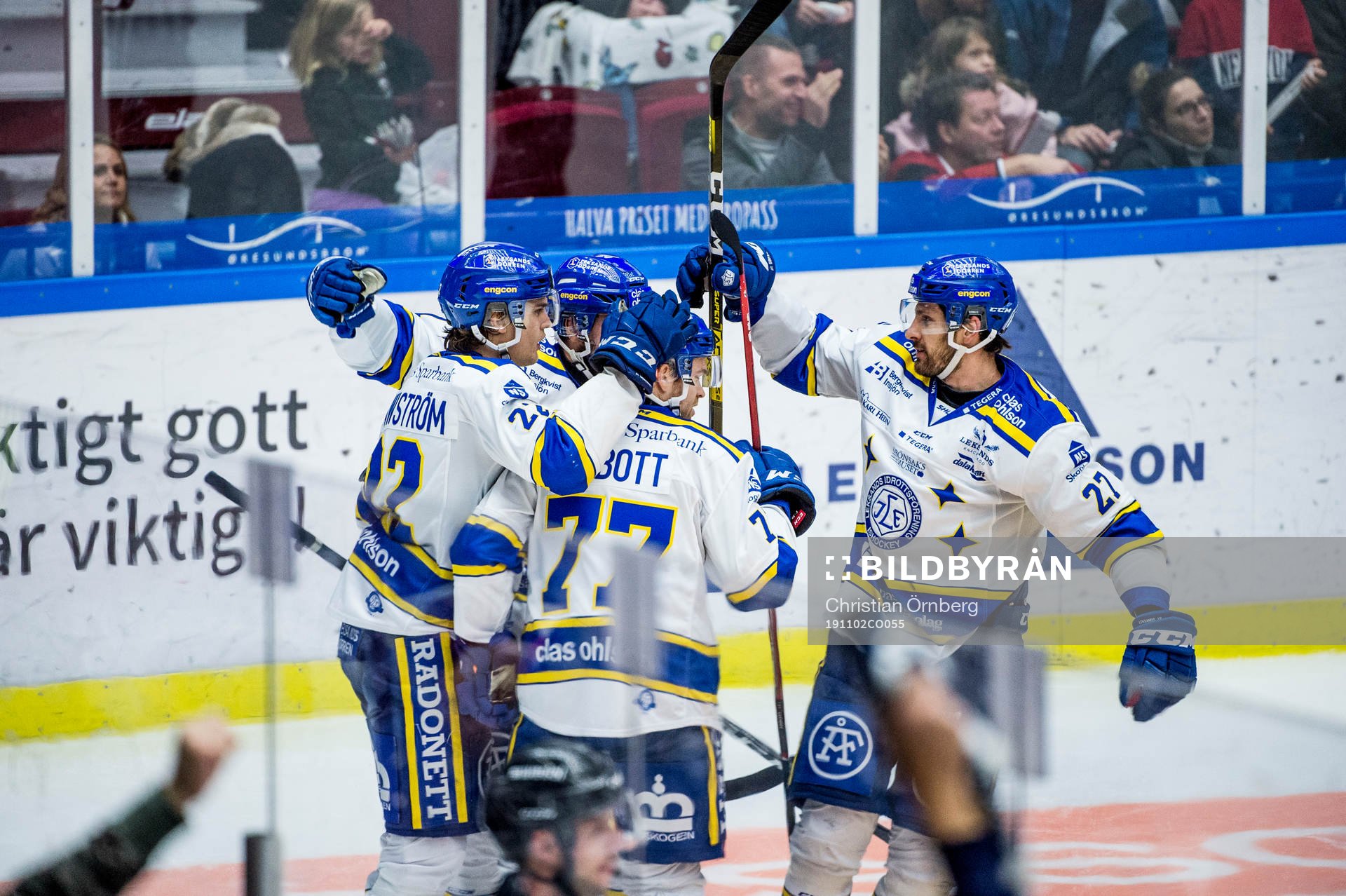 Leksands Spencer Abbott jublar med lagkamraterna