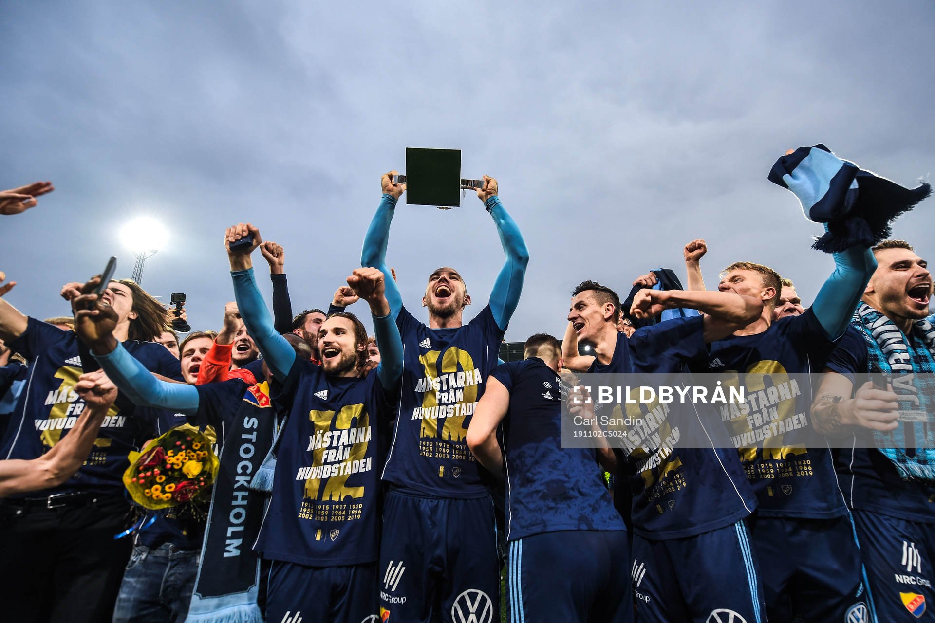Djurgårdens Marcus Danielson jublar med Lennart Johanssons