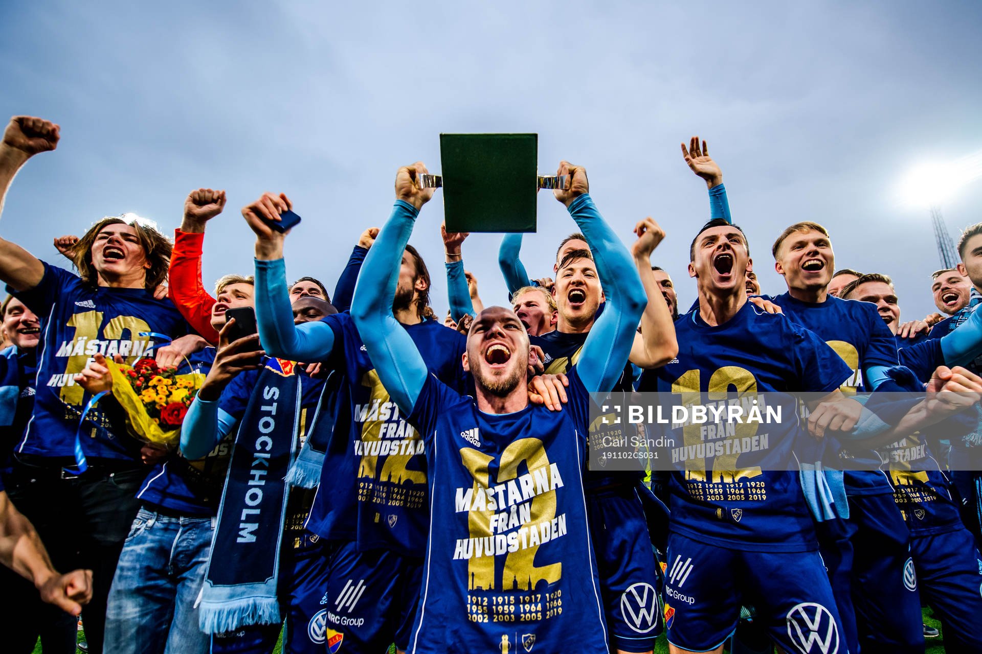 Djurgårdens Marcus Danielson jublar med Lennart Johanssons