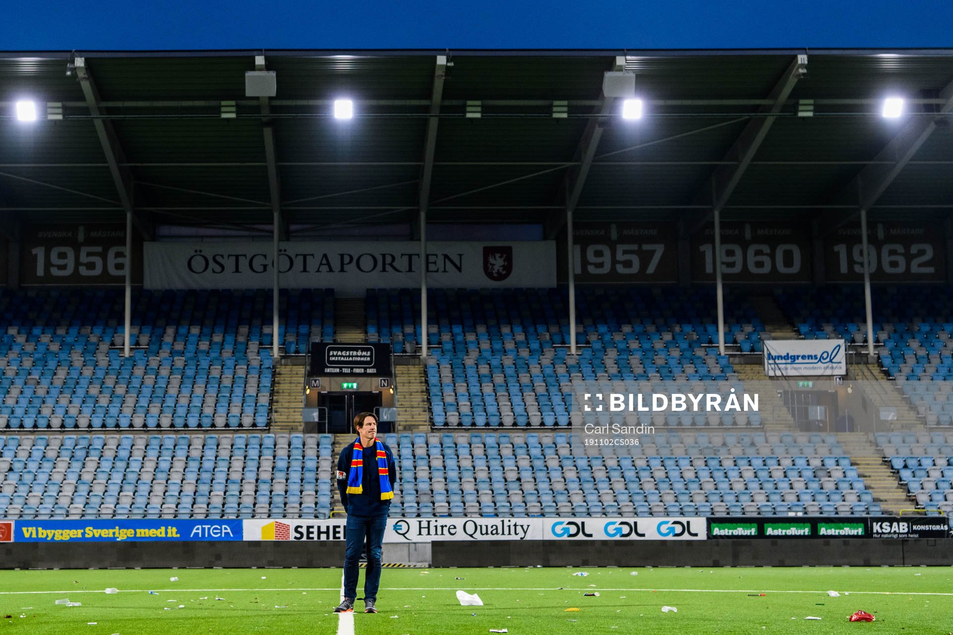 Djurgårdens tränare Thomas Lagerlöf står kvar