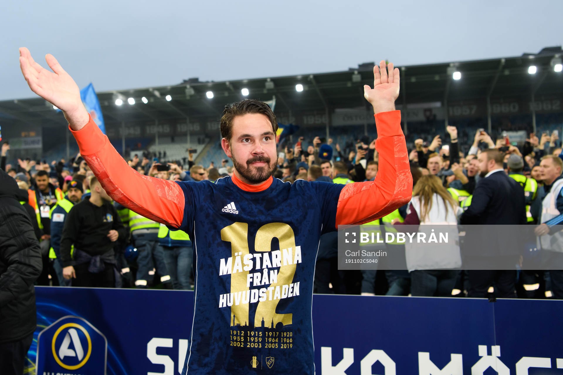 Djurgårdens målvakt Tommi Vaiho jublar