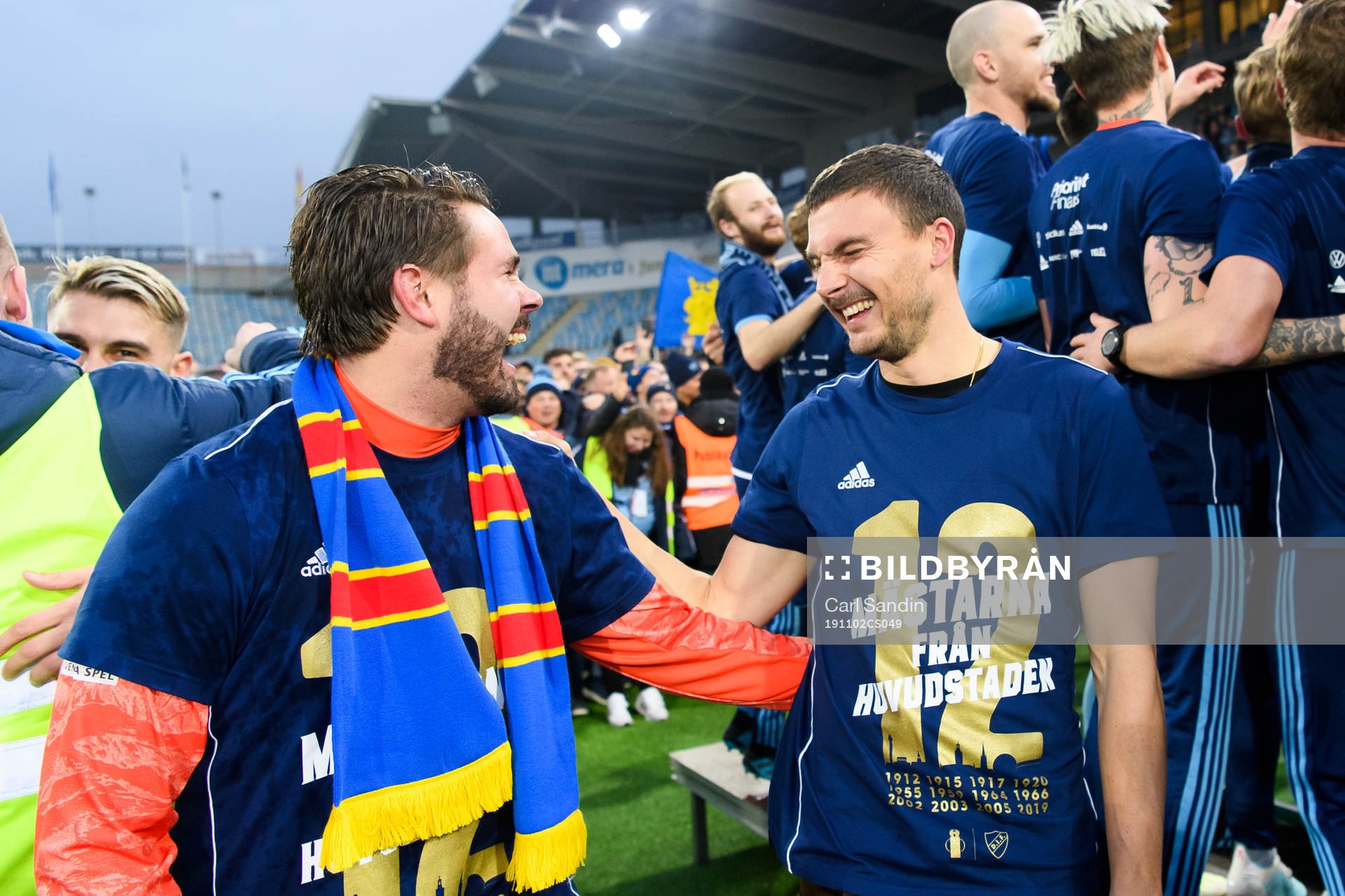 Djurgårdens målvakt Tommi Vaiho och Erik Berg jublar