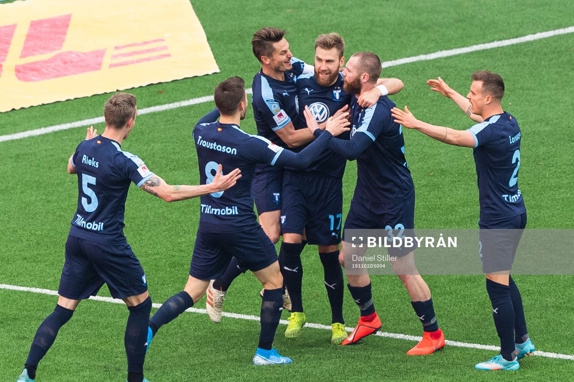 Malmö FFs Rasmus Bengtsson jublar med lgkamrater