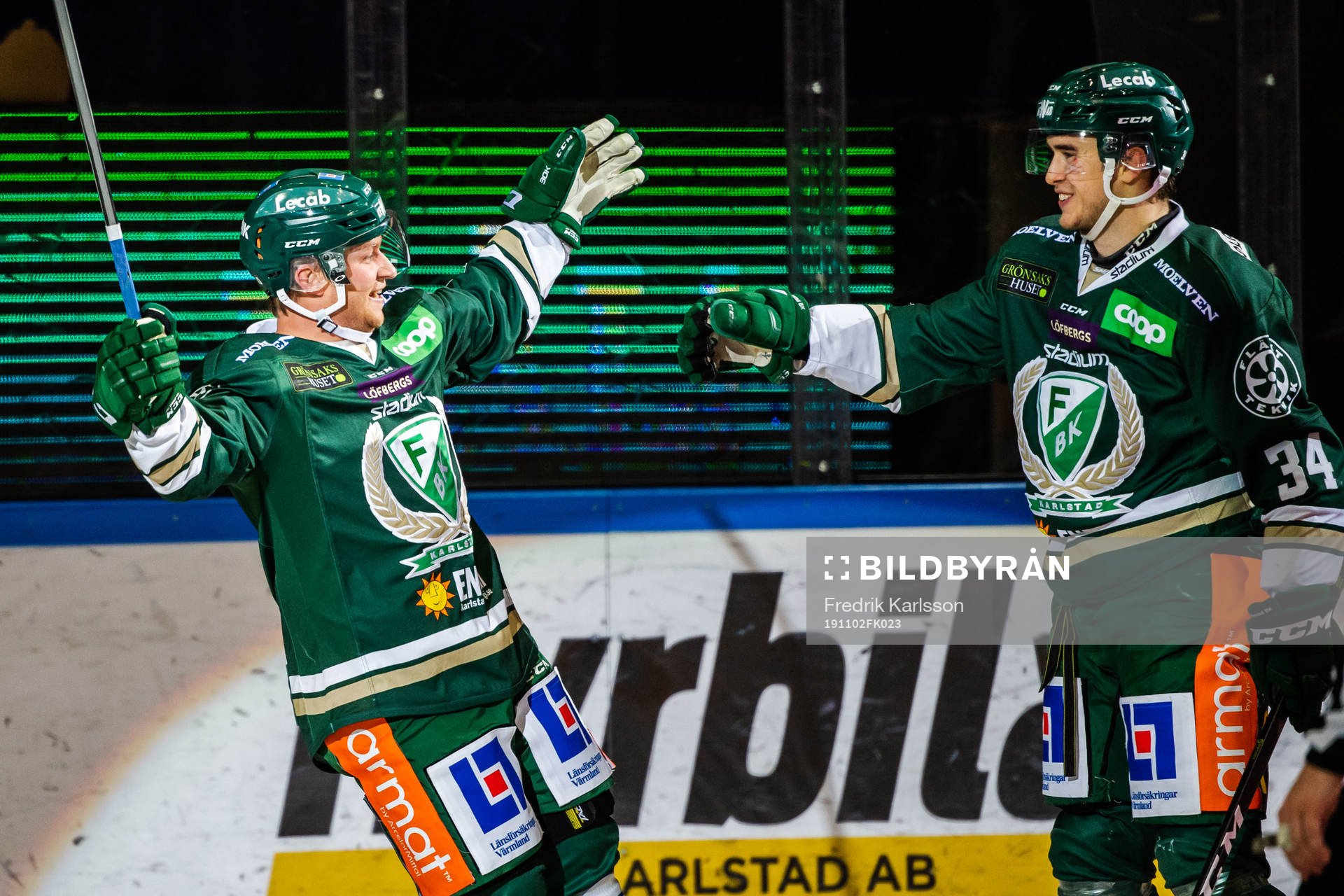 Färjestads Marcus Nilsson och Michael Lindqvist jublar