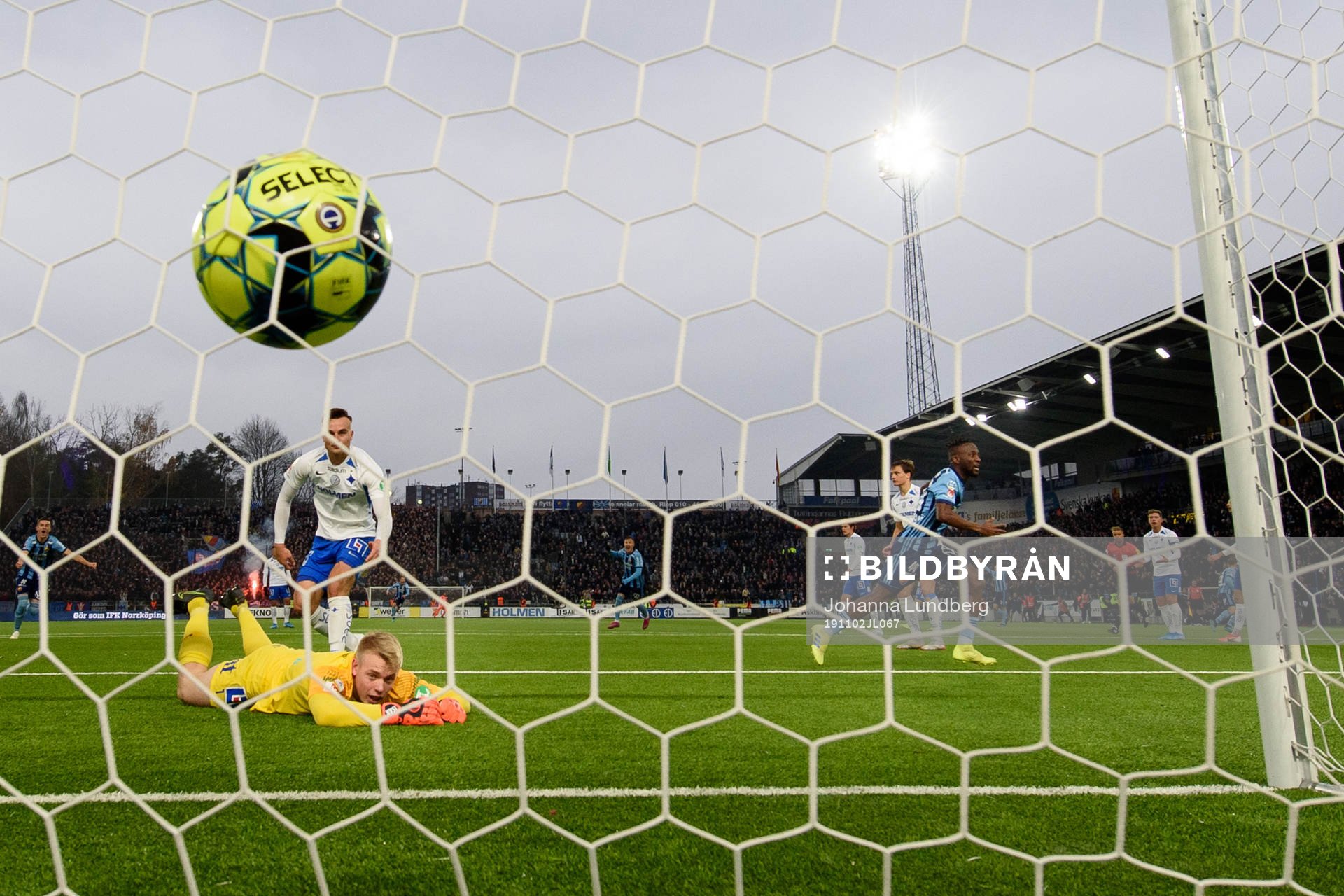 Djurgårdens Mohamed Buya Turay jublar