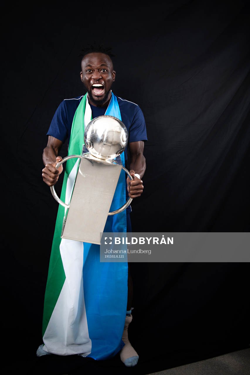 Djurgårdens Mohamed Buya Turay jublar med Lennart